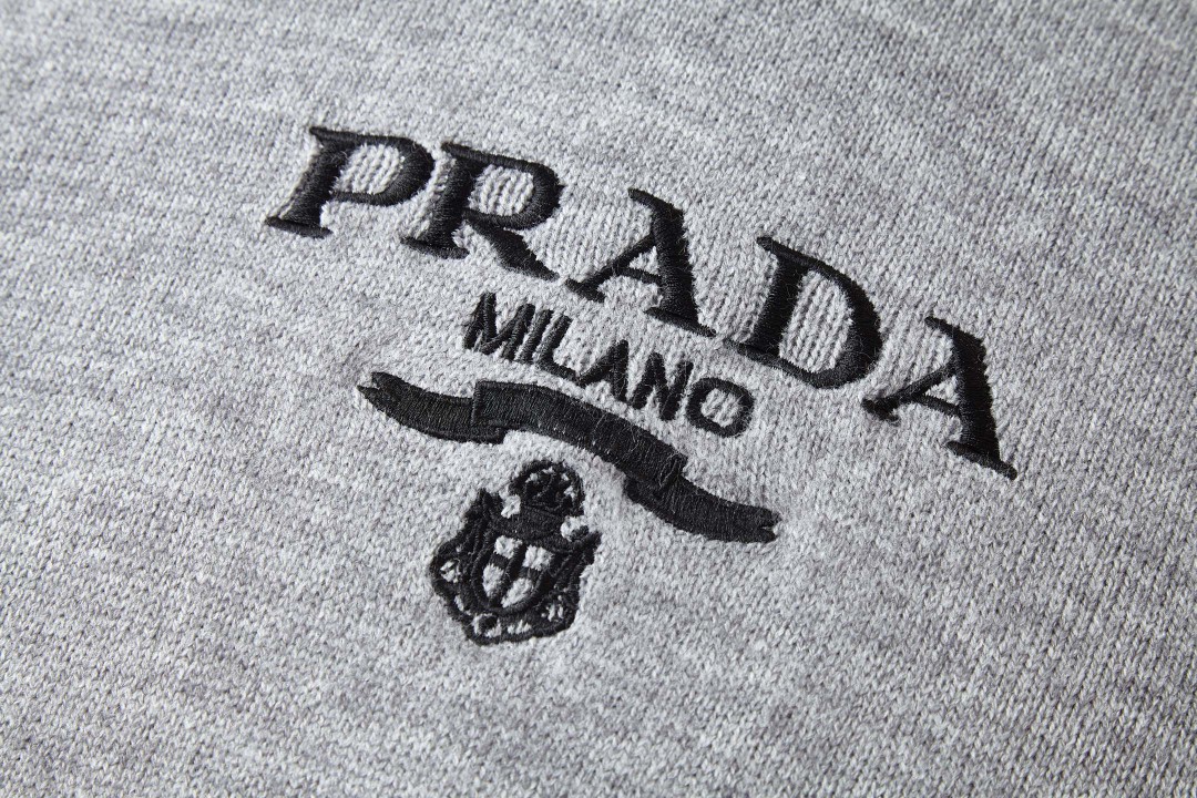 PRADA 普拉达 经典刺绣标识针织衫 短袖 T恤 短款 女款 灰色 红色 海军蓝 A7 P24Z1U-13LY-F0008-S-231