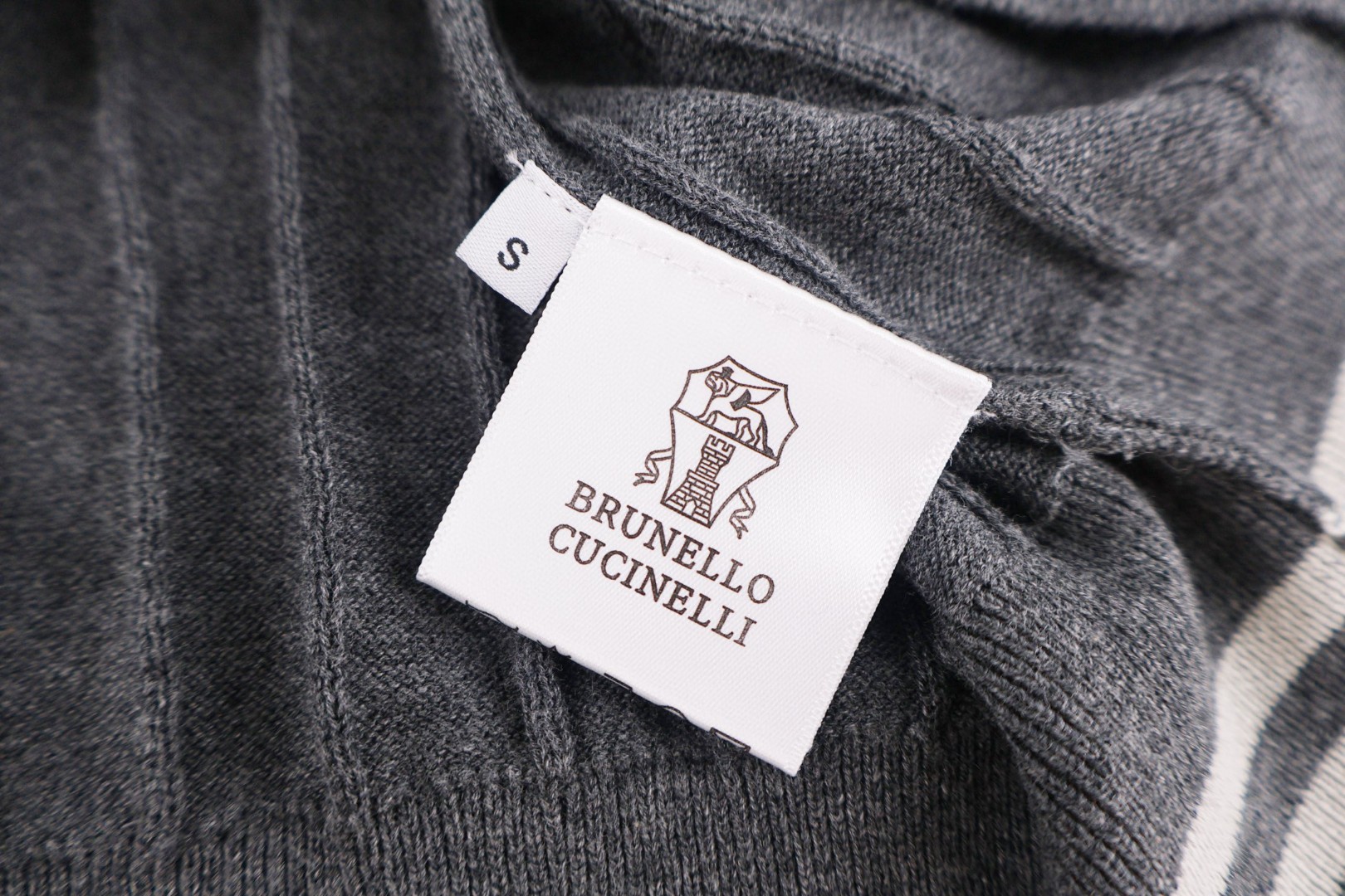Brunello Cucinelli BC 绞花老钱风针织亨利领短袖 T恤 灰色 黑色 B0