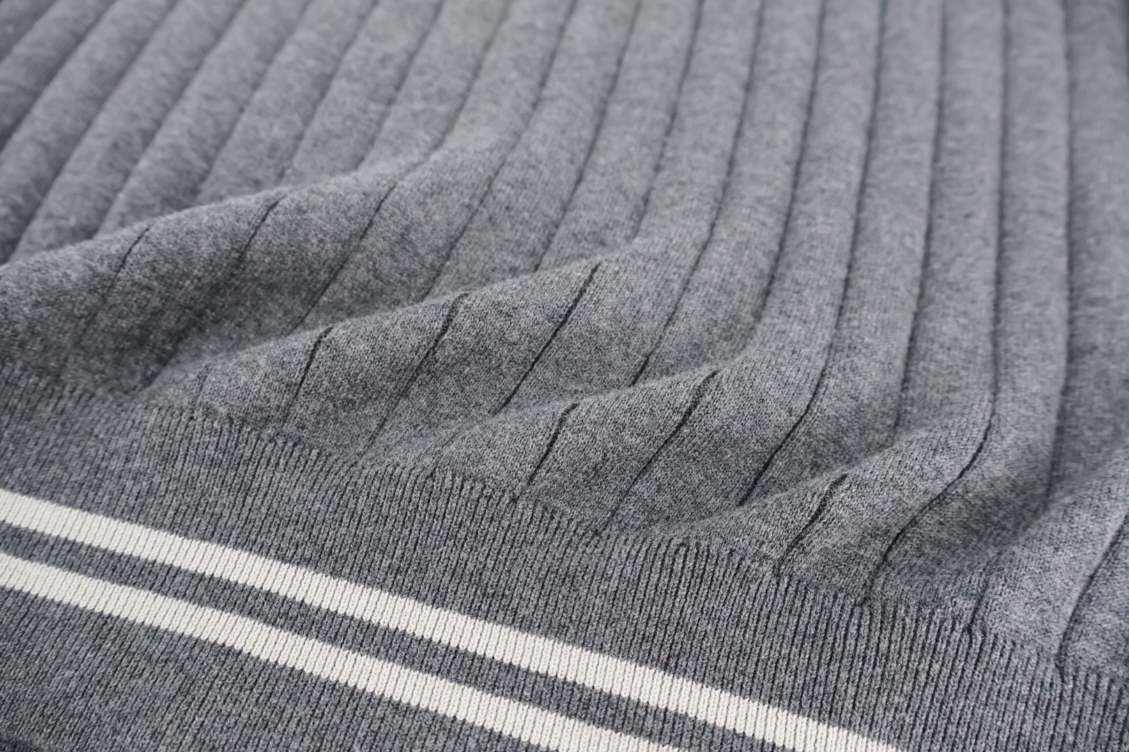 Brunello Cucinelli BC 绞花老钱风针织亨利领短袖 T恤 灰色 黑色 B0