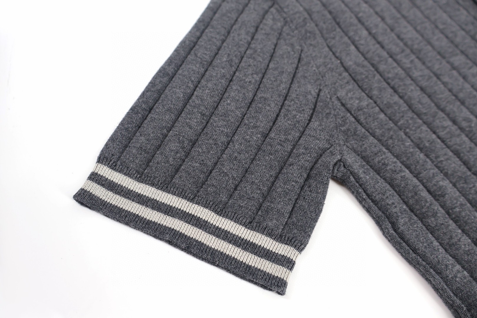 Brunello Cucinelli BC 绞花老钱风针织亨利领短袖 T恤 灰色 黑色 B0