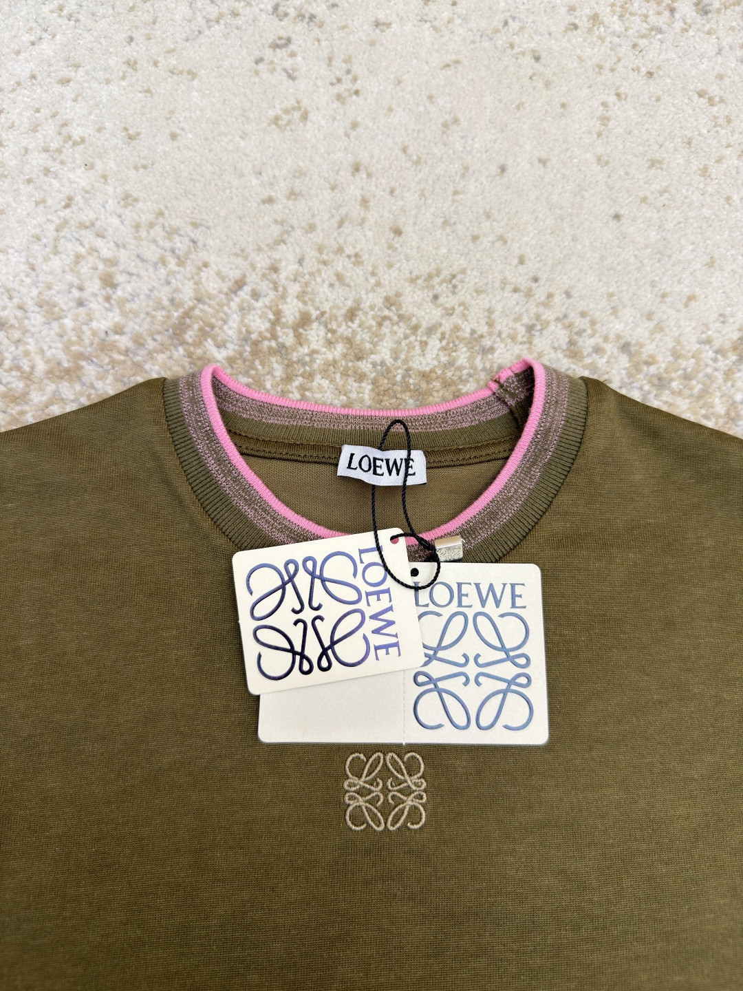 Loewe 罗意威 刺绣撞色圆领短袖 T恤 女款 夏款 绿色 米色 A0 S359Y22XA8-4160