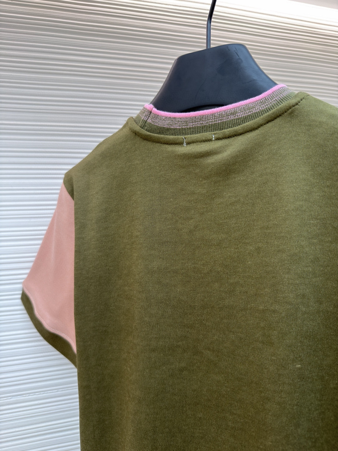 Loewe 罗意威 刺绣撞色圆领短袖 T恤 女款 夏款 绿色 米色 A0 S359Y22XA8-4160