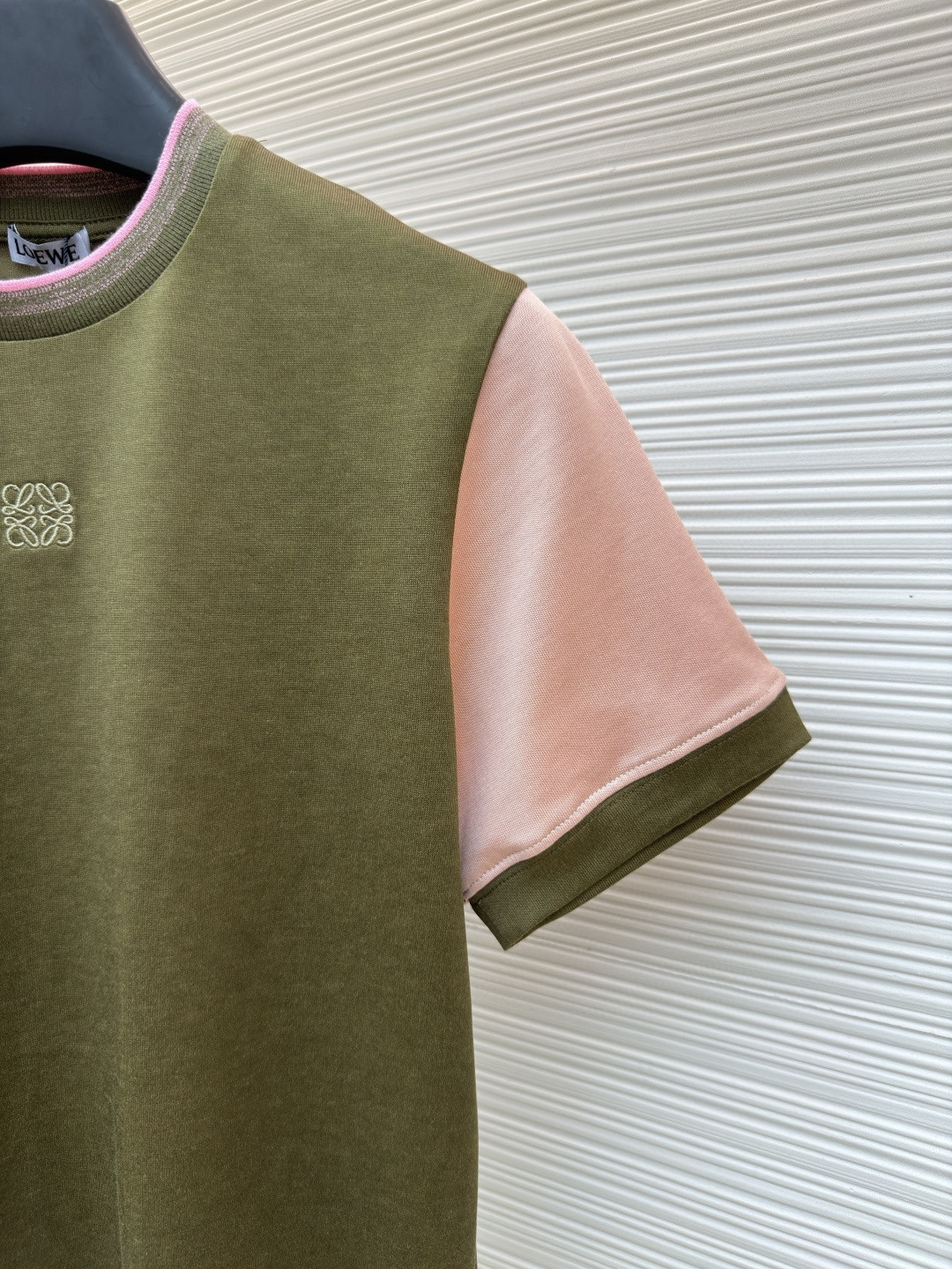 Loewe 罗意威 刺绣撞色圆领短袖 T恤 女款 夏款 绿色 米色 A0 S359Y22XA8-4160