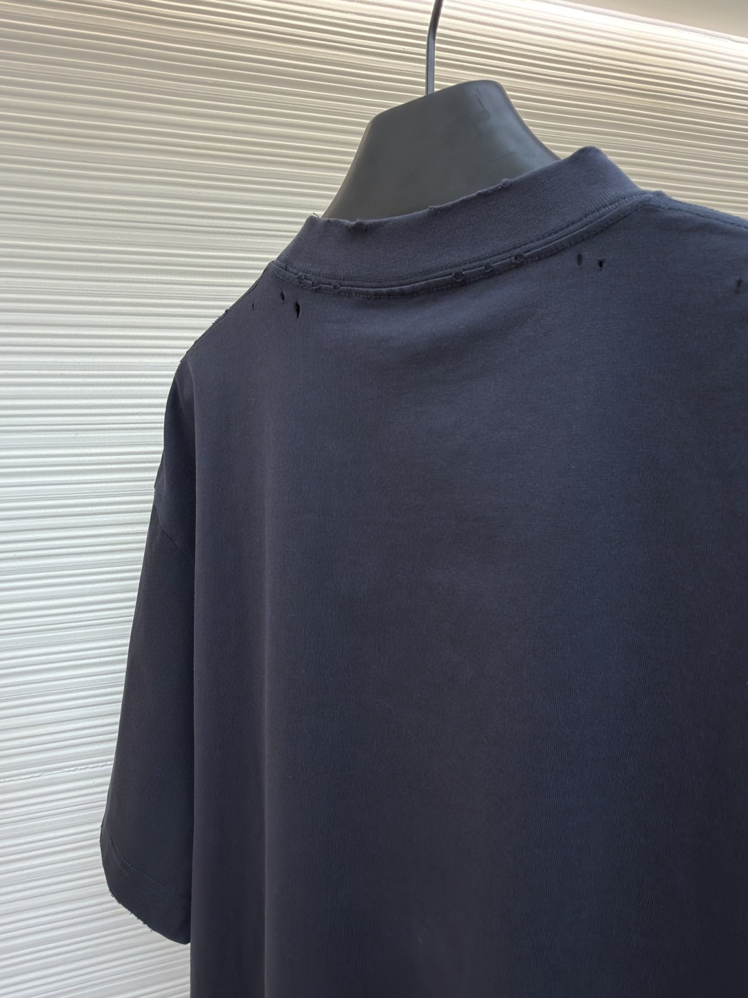 Balenciaga 巴黎世家 裂纹字母印花短袖 T恤 圆领 夏季 黑灰色 A0 764235TUVK81000