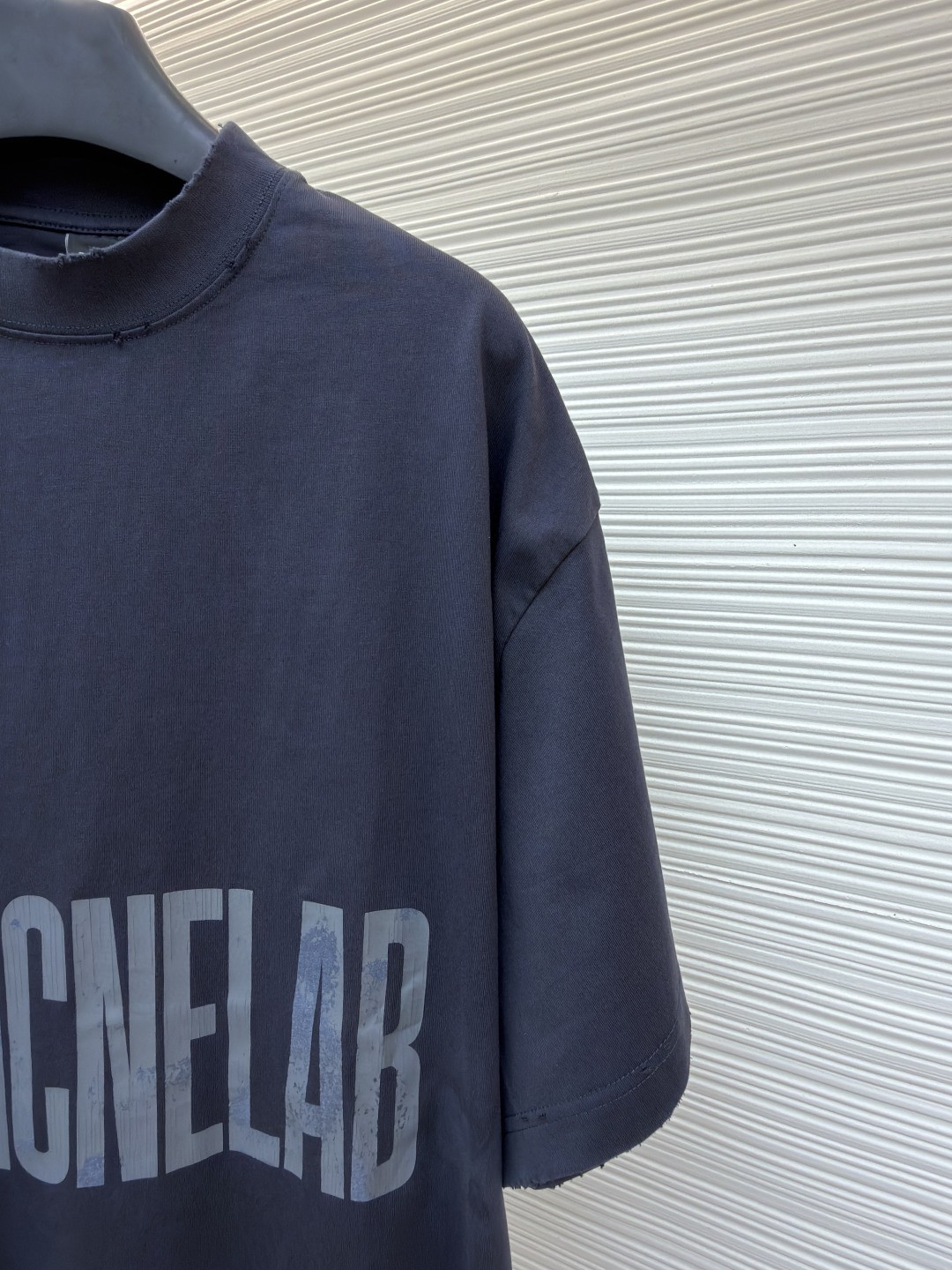 Balenciaga 巴黎世家 裂纹字母印花短袖 T恤 圆领 夏季 黑灰色 A0 764235TUVK81000