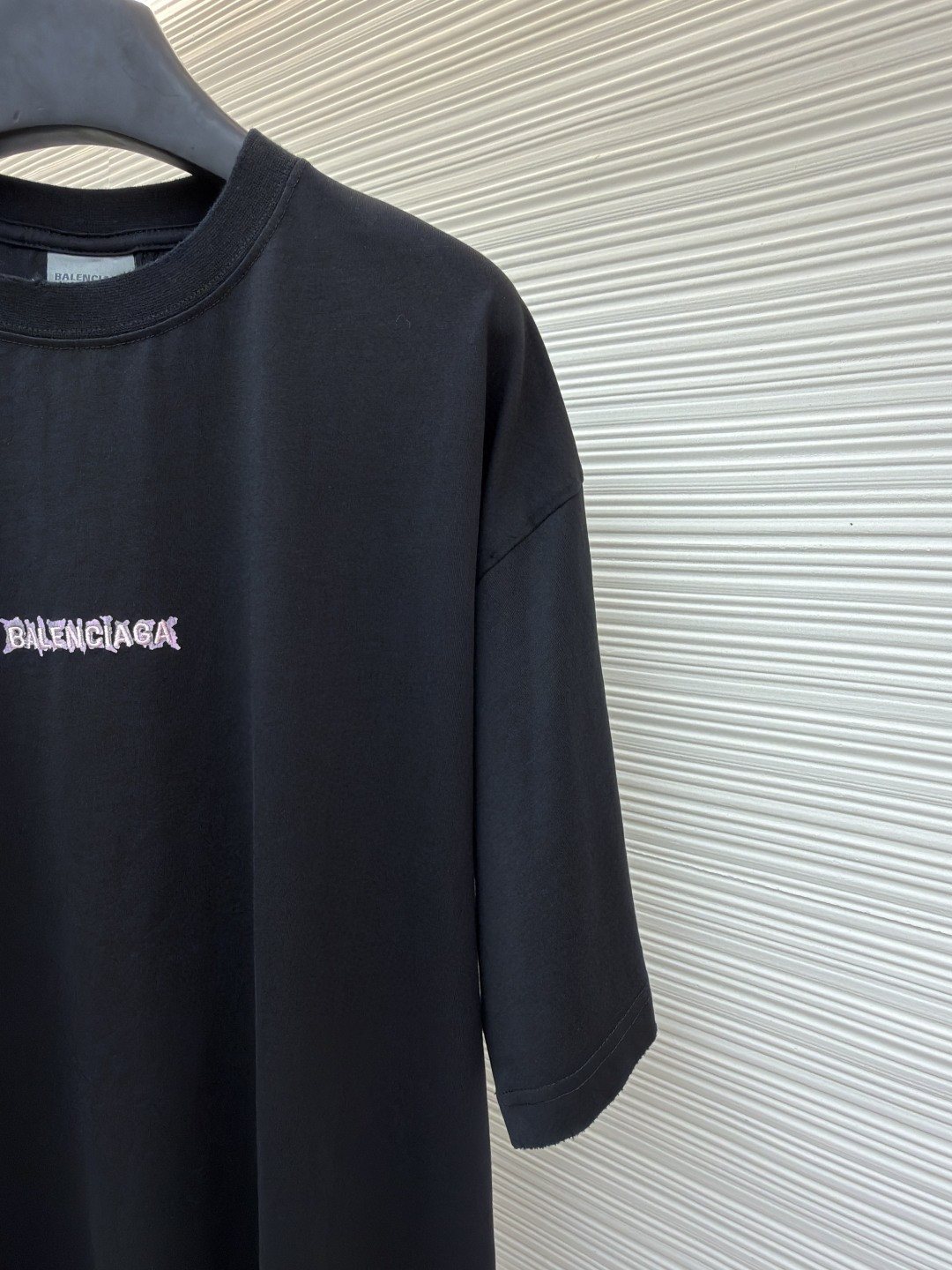 Balenciaga 巴黎世家 粉色印绣短袖 T恤 圆领 夏季 黑色 A0 764235TUVK81000