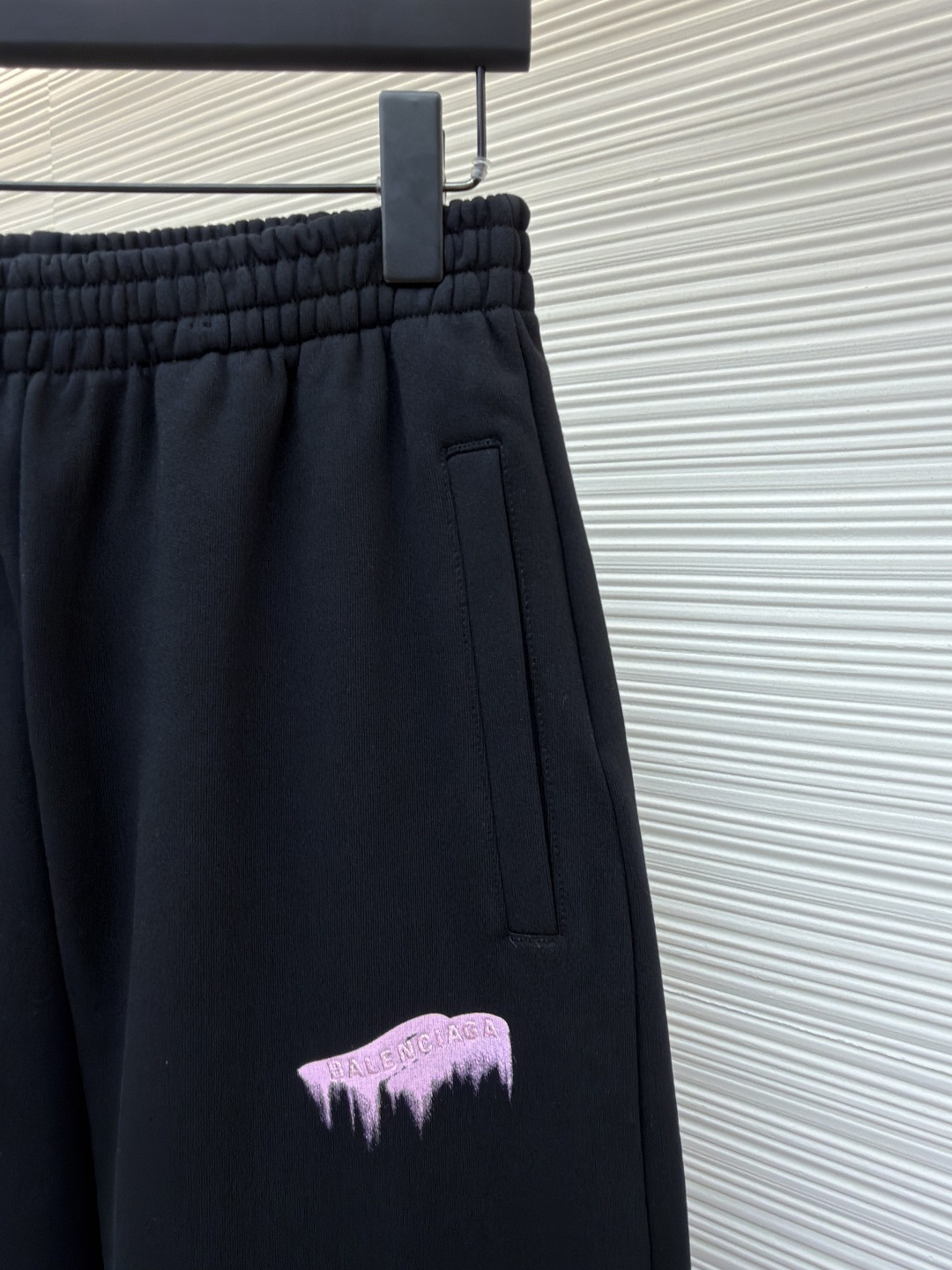 Balenciaga 巴黎世家 液化印绣松紧腰卫裤 休闲裤 运动裤 长裤 裤子 黑色 B0 740028TUVJ91000