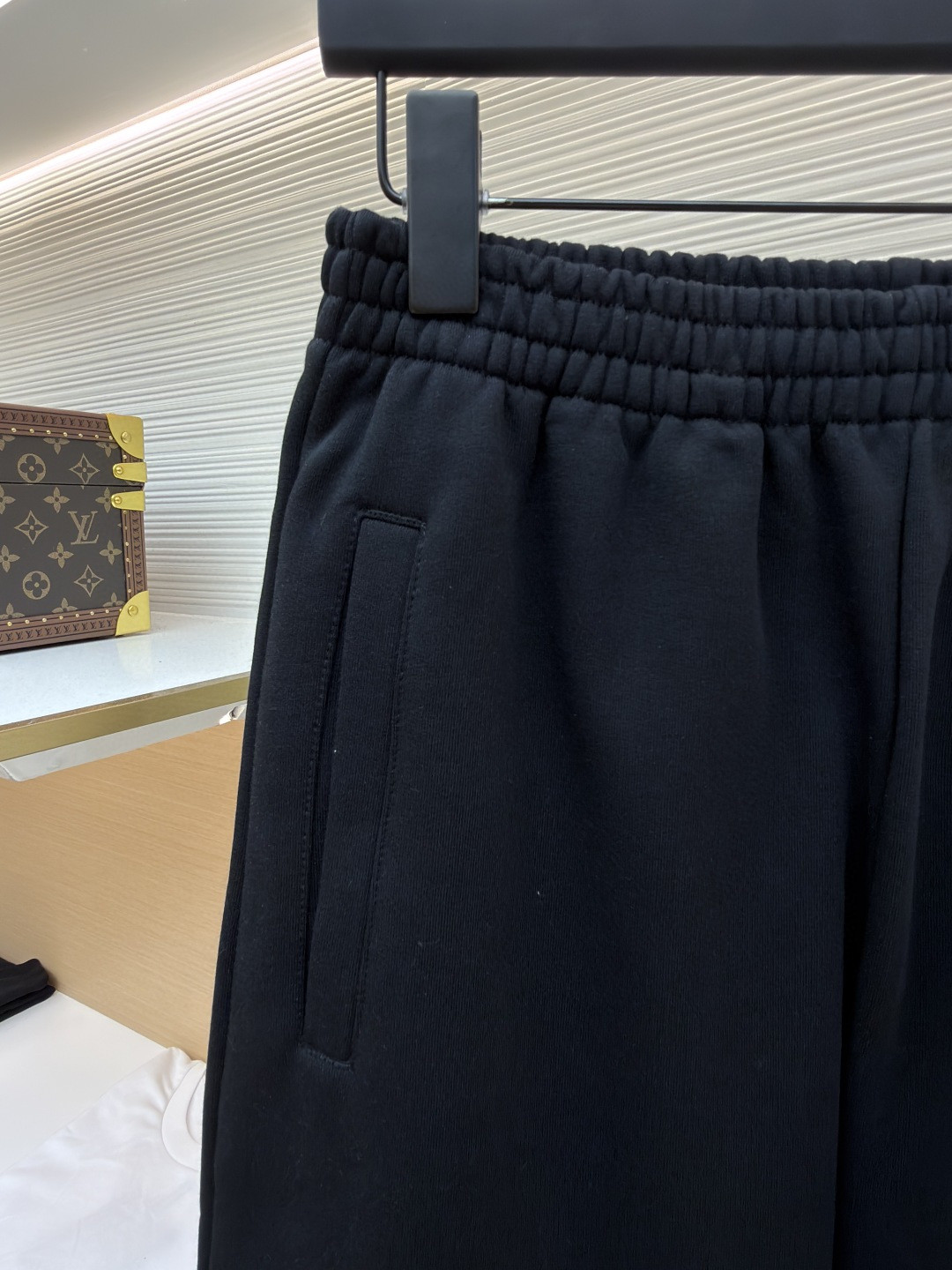 Balenciaga 巴黎世家 液化印绣松紧腰卫裤 休闲裤 运动裤 长裤 裤子 黑色 B0 740028TUVJ91000
