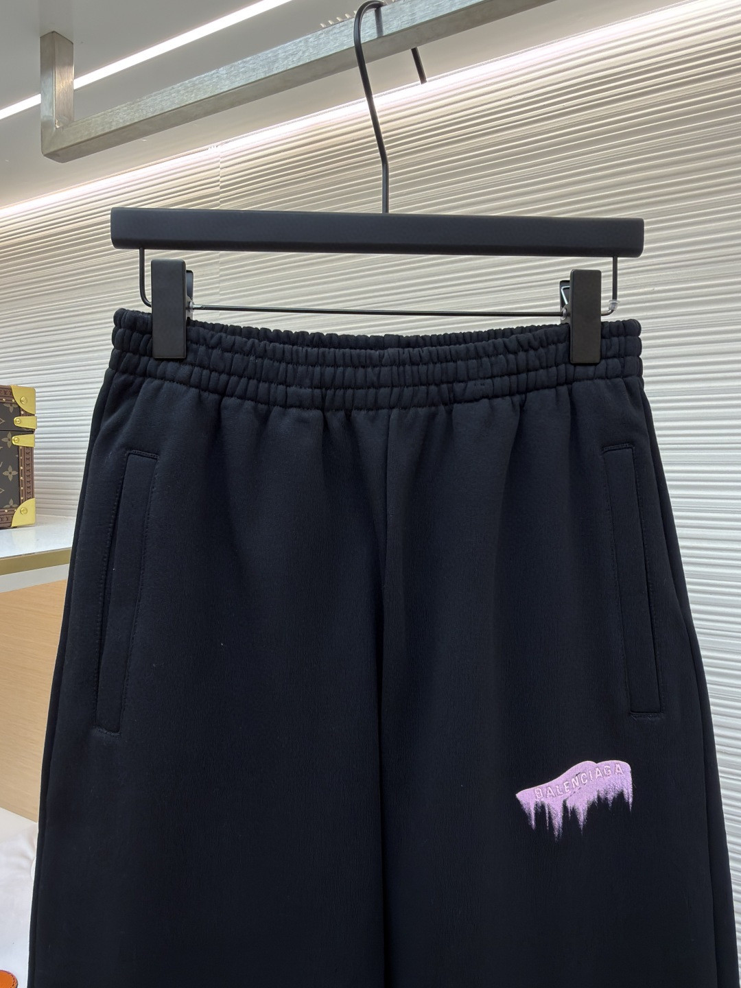 Balenciaga 巴黎世家 液化印绣松紧腰卫裤 休闲裤 运动裤 长裤 裤子 黑色 B0 740028TUVJ91000