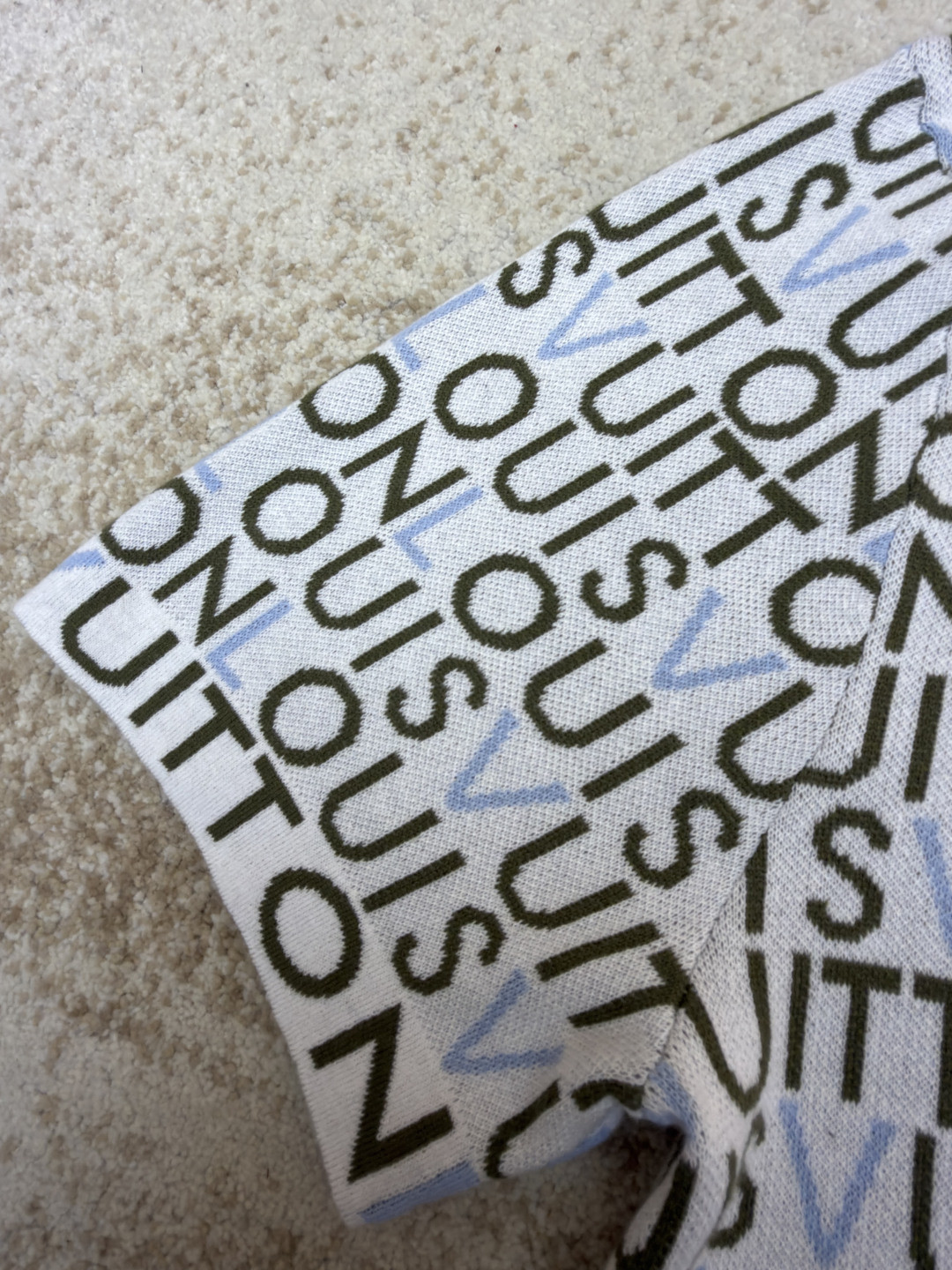 LOUIS VUITTON 路易威登 LV 满印字母毛织短袖 T恤 B0 HUN82WBIUMU1