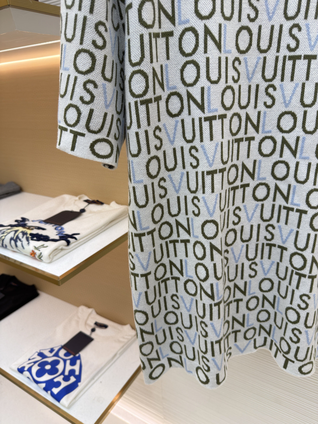 LOUIS VUITTON 路易威登 LV 满印字母毛织短袖 T恤 B0 HUN82WBIUMU1