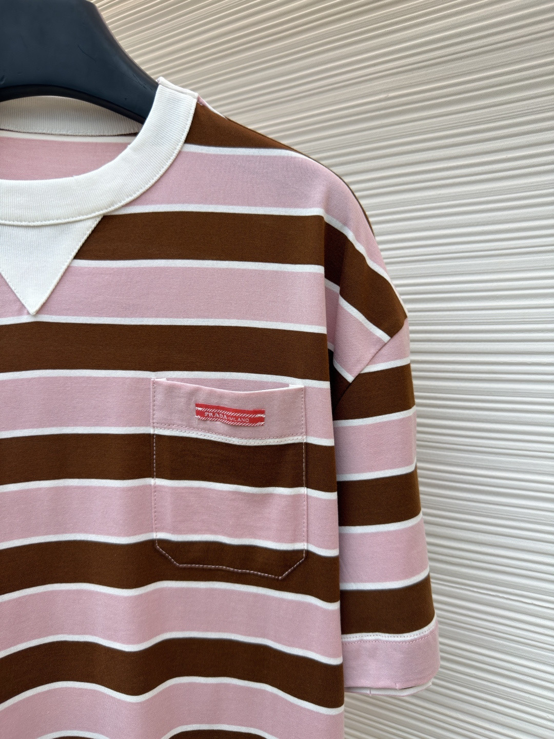 PRADA 普拉达 撞色条纹圆领短袖 T恤 夏季 粉色 A0 39610-OOO1-89PF0-5AB