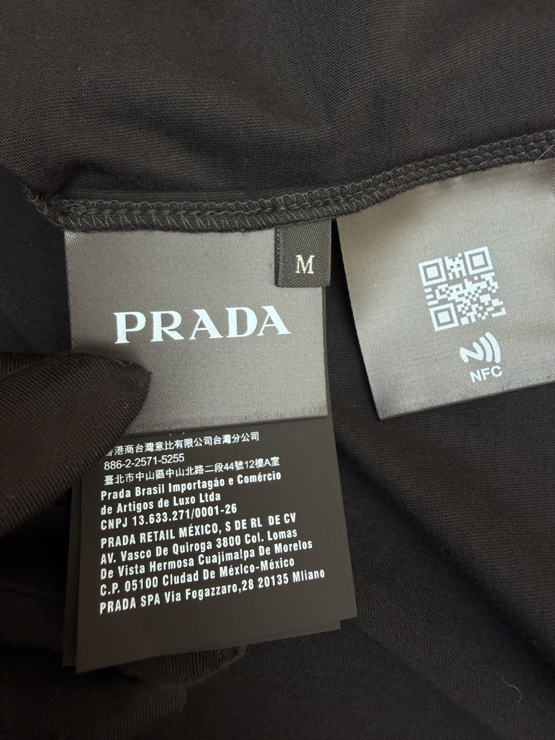PRADA 普拉达 校徽绣花圆领短袖 T恤 白色 蓝色 黑色 A0