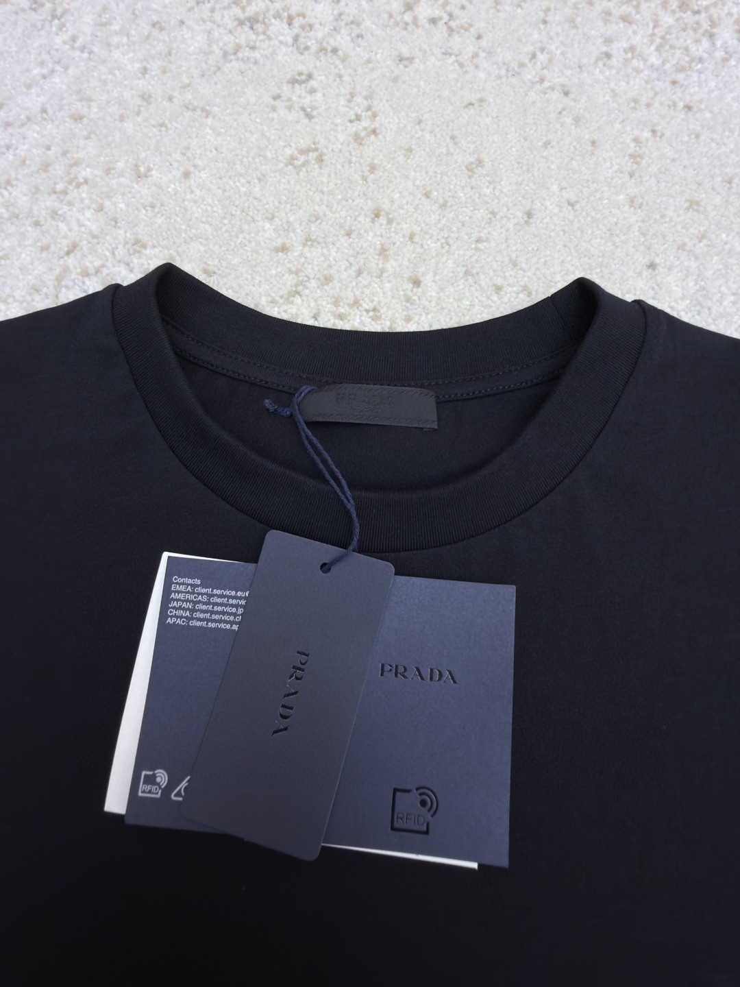 PRADA 普拉达 校徽绣花圆领短袖 T恤 白色 蓝色 黑色 A0