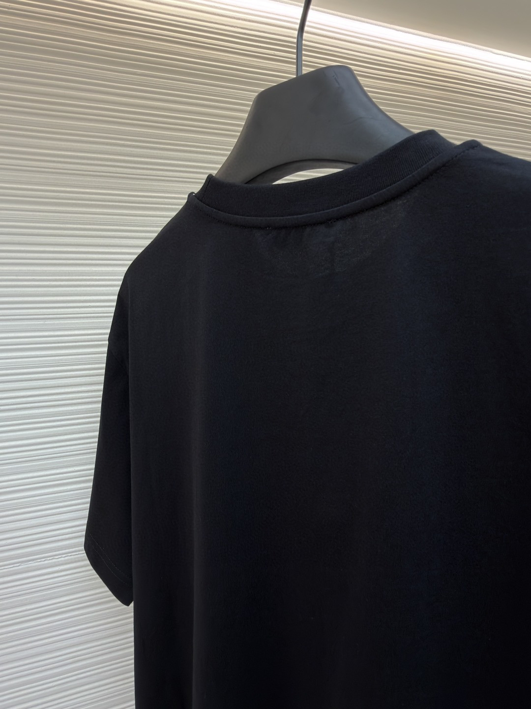 PRADA 普拉达 校徽绣花圆领短袖 T恤 白色 蓝色 黑色 A0