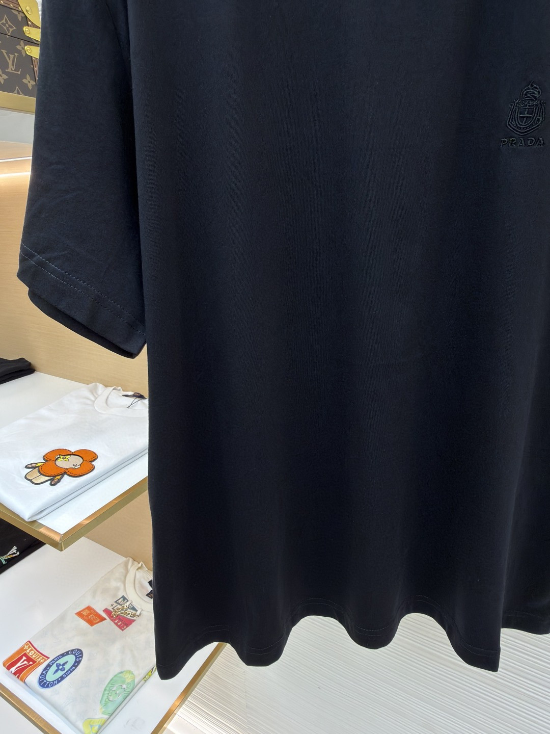 PRADA 普拉达 校徽绣花圆领短袖 T恤 白色 蓝色 黑色 A0