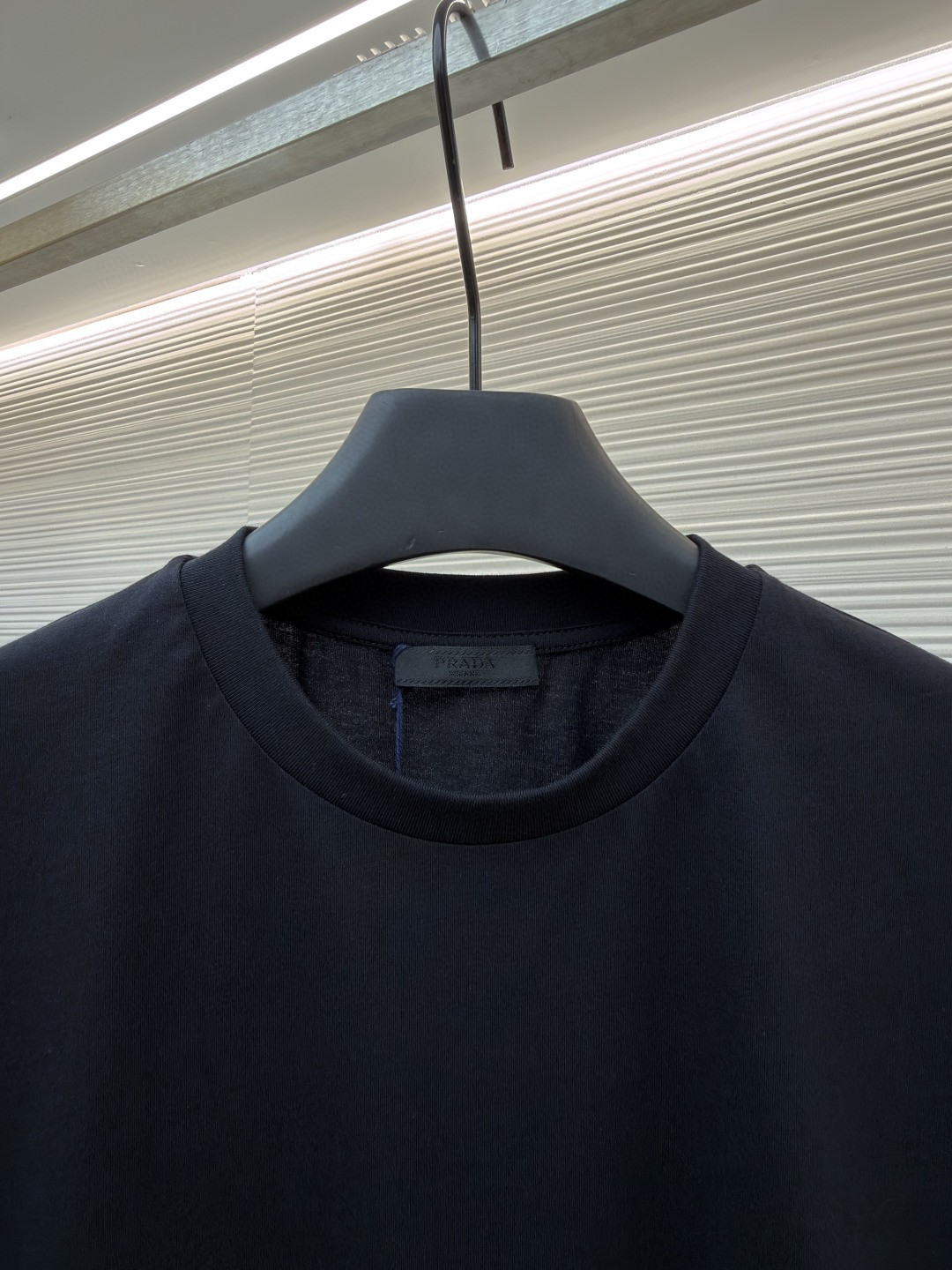 PRADA 普拉达 校徽绣花圆领短袖 T恤 白色 蓝色 黑色 A0