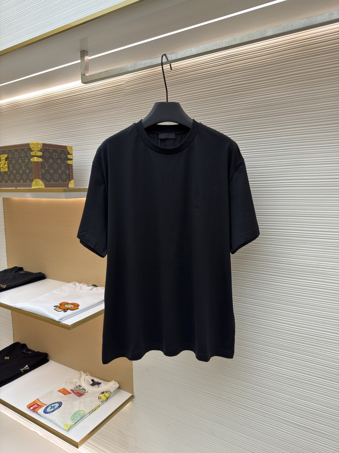 PRADA 普拉达 校徽绣花圆领短袖 T恤 白色 蓝色 黑色 A0