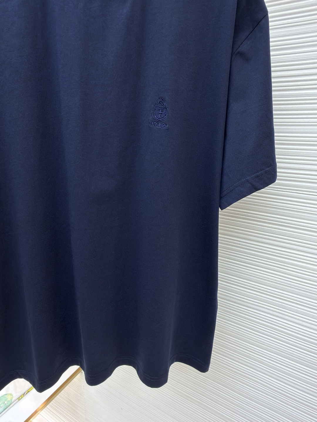 PRADA 普拉达 校徽绣花圆领短袖 T恤 白色 蓝色 黑色 A0