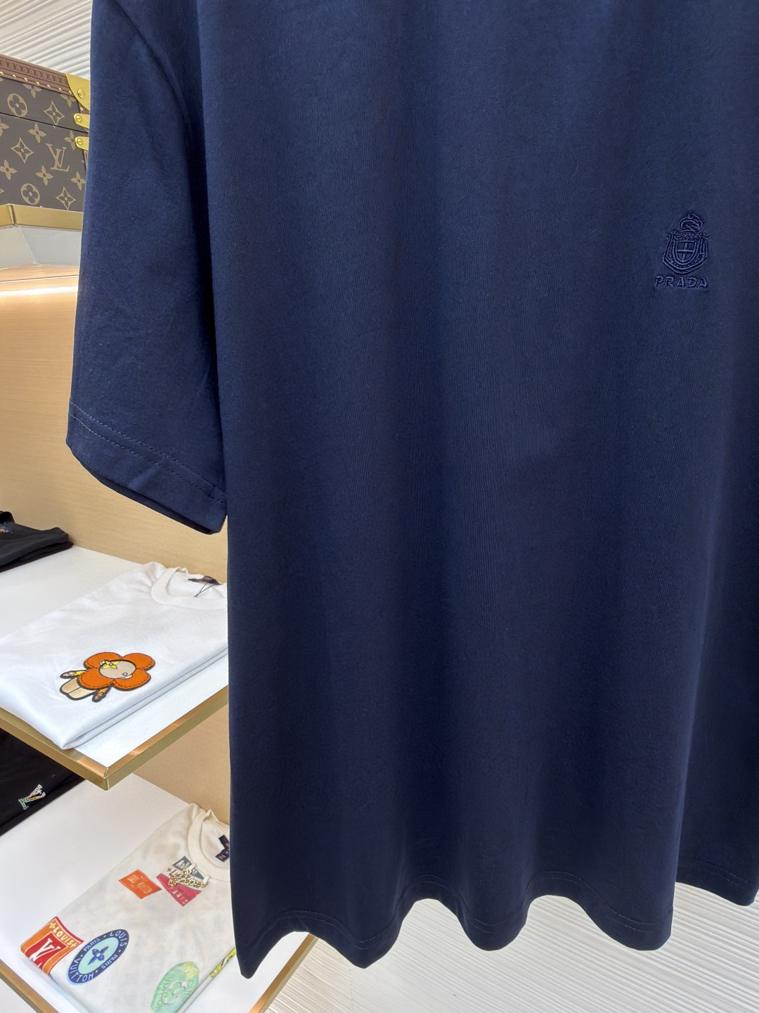 PRADA 普拉达 校徽绣花圆领短袖 T恤 白色 蓝色 黑色 A0