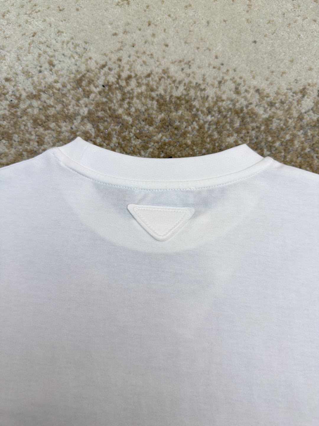 PRADA 普拉达 湖畔印花圆领短袖 T恤 白色 A0 UJN972-186A-F073K-S-OOO