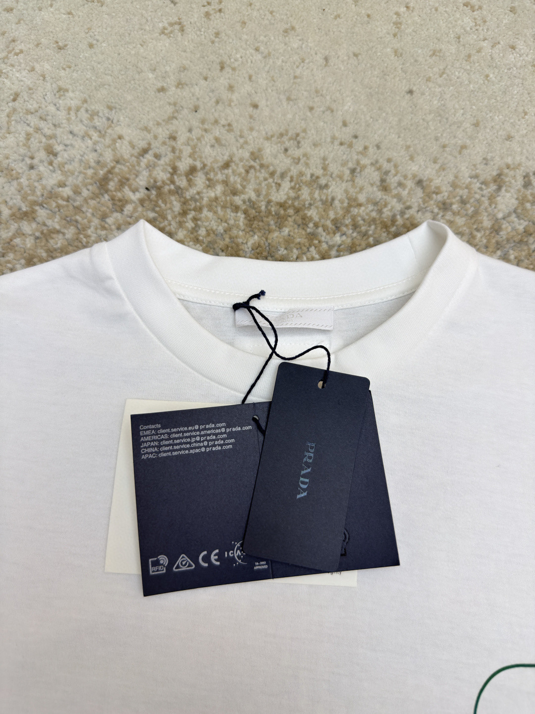 PRADA 普拉达 湖畔印花圆领短袖 T恤 白色 A0 UJN972-186A-F073K-S-OOO