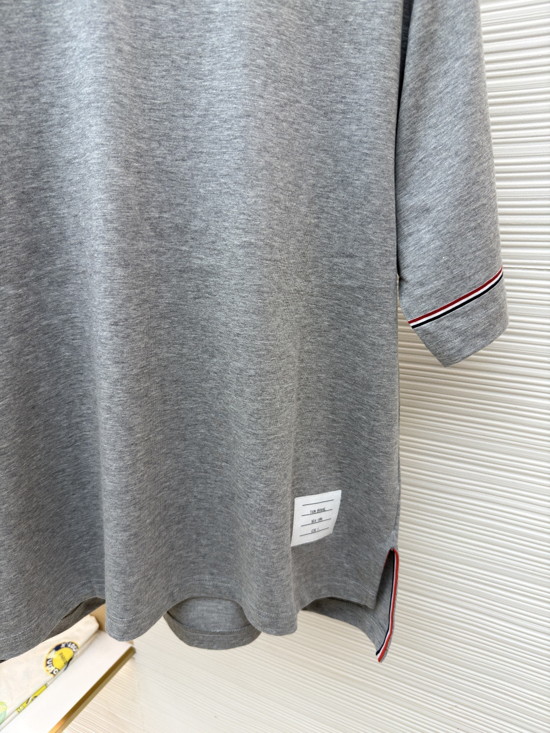 THOM BROWNE 袖口三色条纹圆领短袖 T恤 藏蓝色 灰色 A5