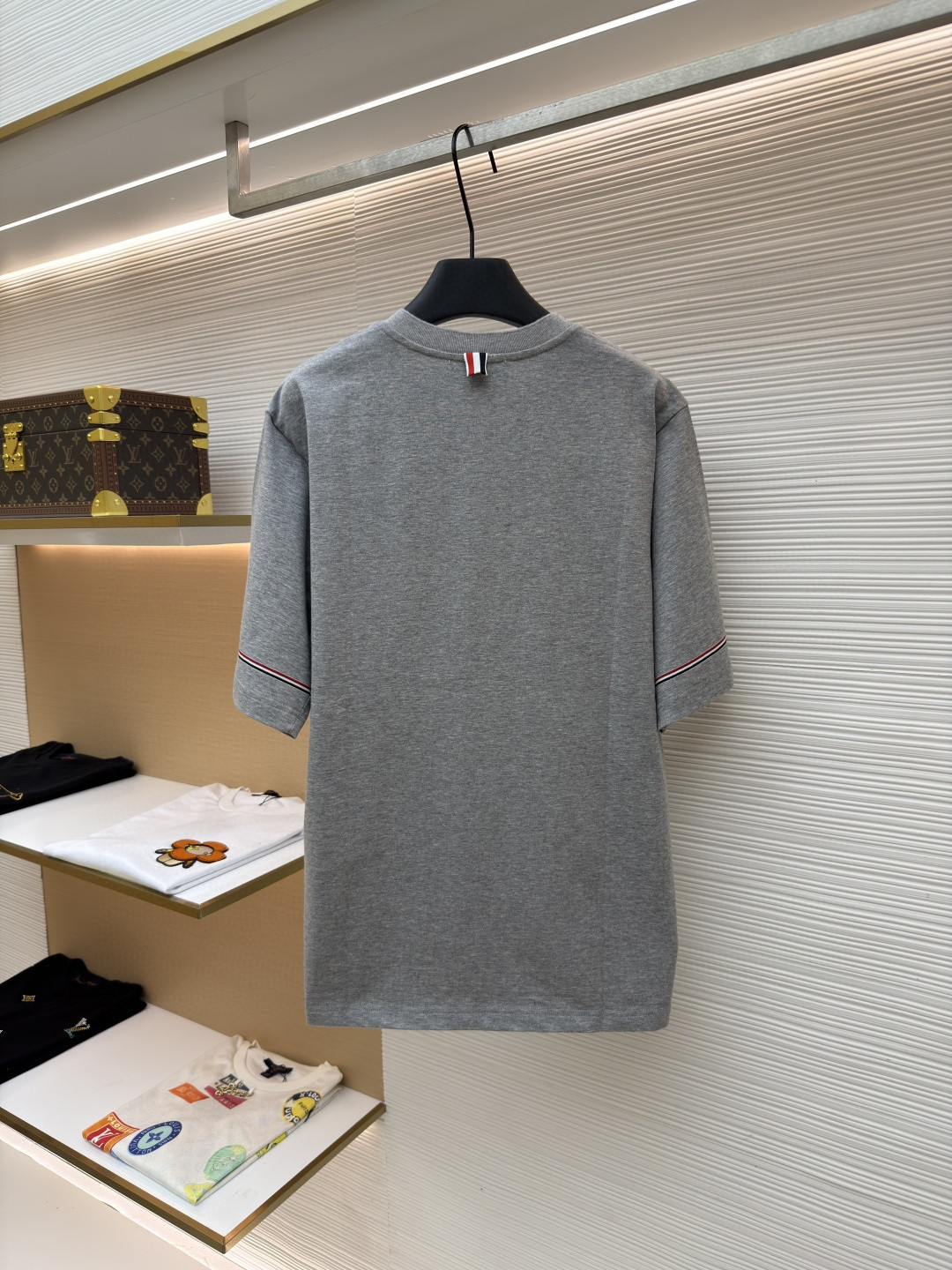 THOM BROWNE 袖口三色条纹圆领短袖 T恤 藏蓝色 灰色 A5