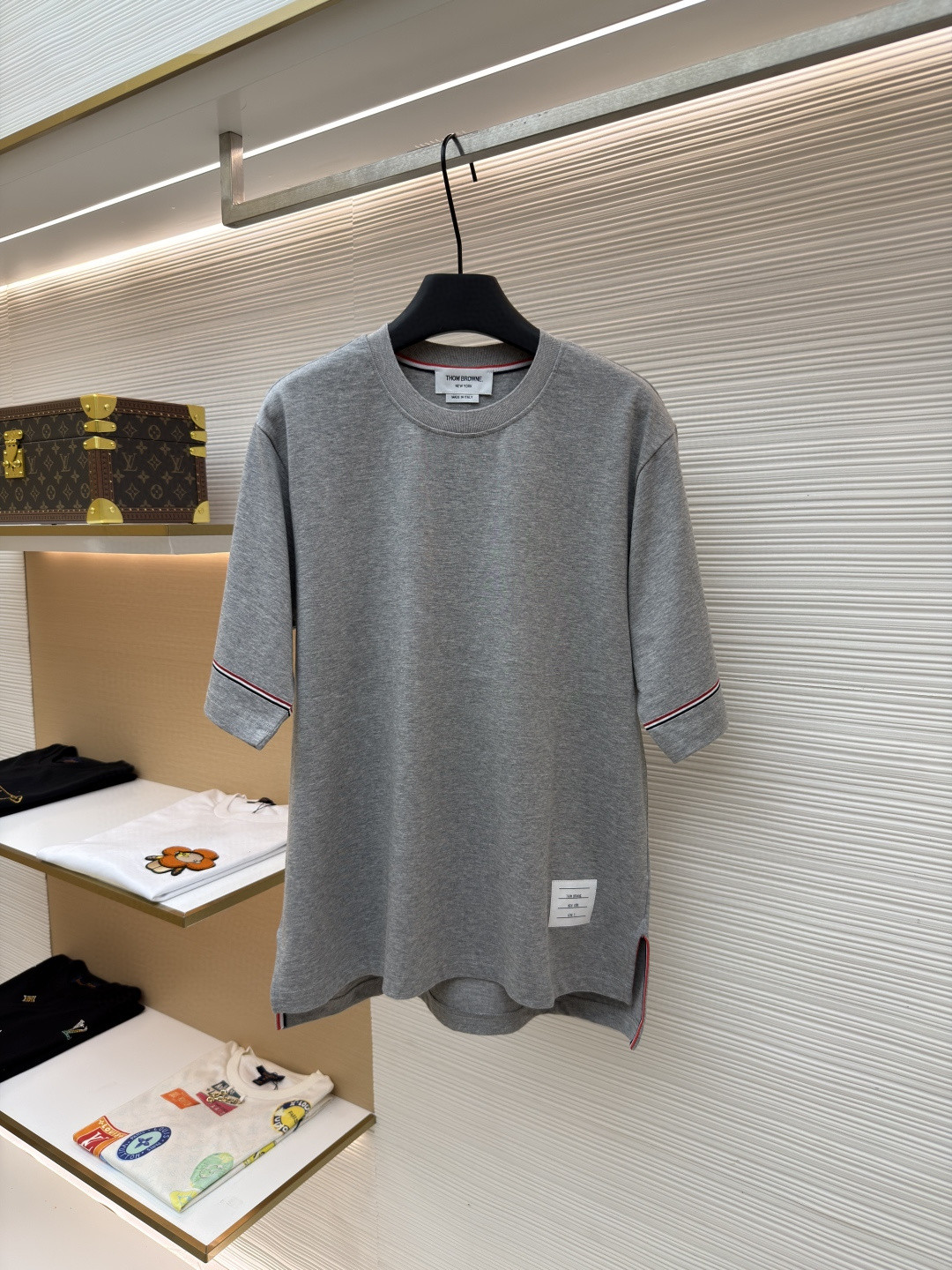 THOM BROWNE 袖口三色条纹圆领短袖 T恤 藏蓝色 灰色 A5