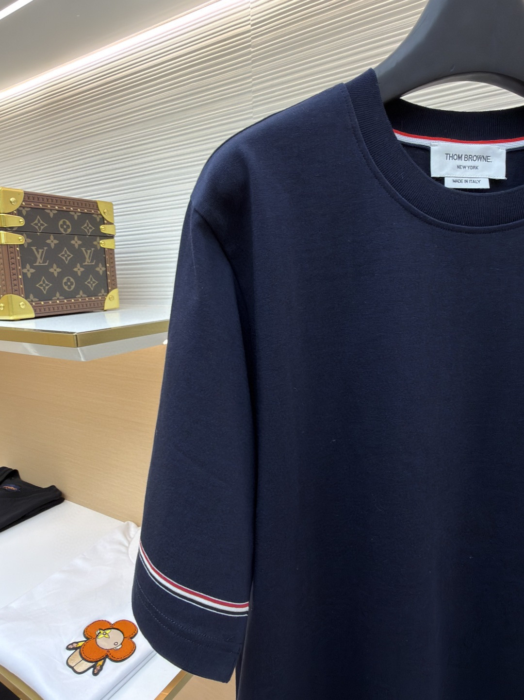 THOM BROWNE 袖口三色条纹圆领短袖 T恤 藏蓝色 灰色 A5