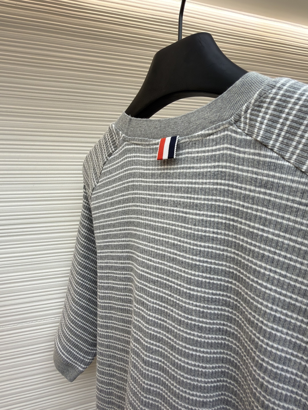 THOM BROWNE 线条条纹圆领短袖 T恤 藏蓝色 灰色 A5