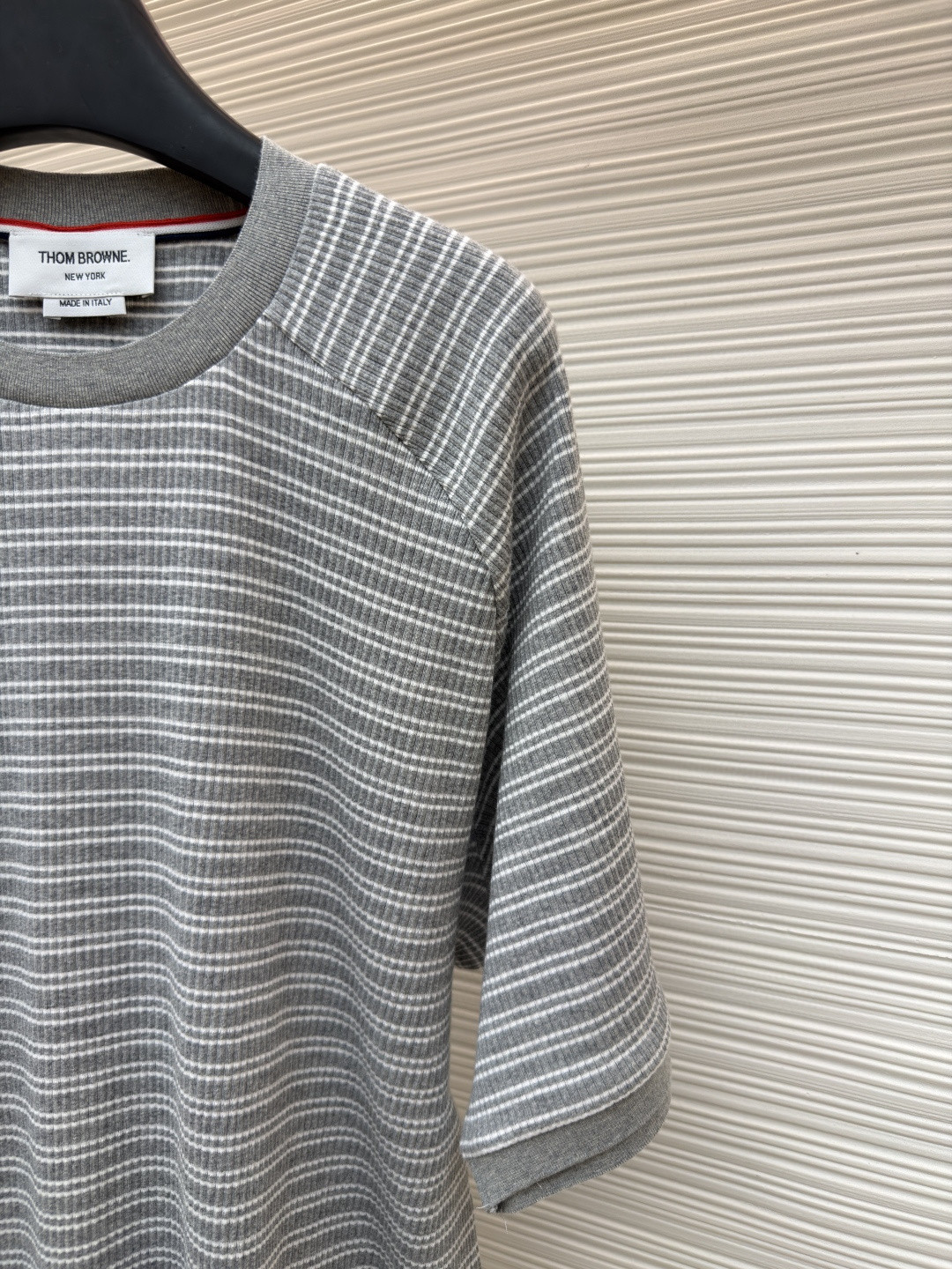 THOM BROWNE 线条条纹圆领短袖 T恤 藏蓝色 灰色 A5