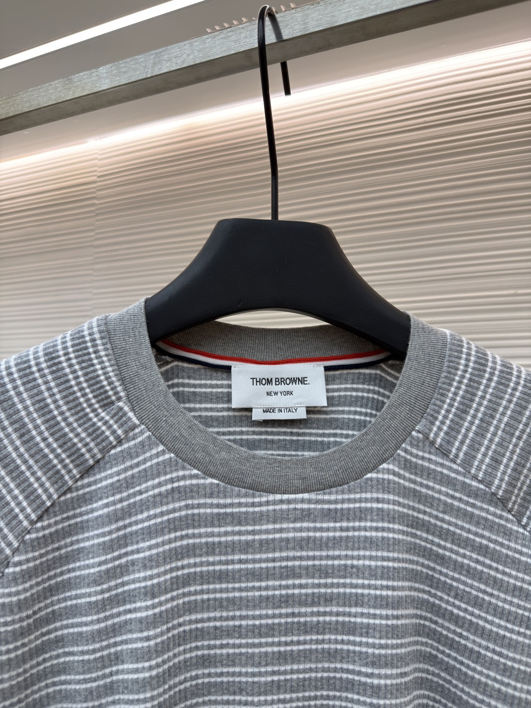 THOM BROWNE 线条条纹圆领短袖 T恤 藏蓝色 灰色 A5