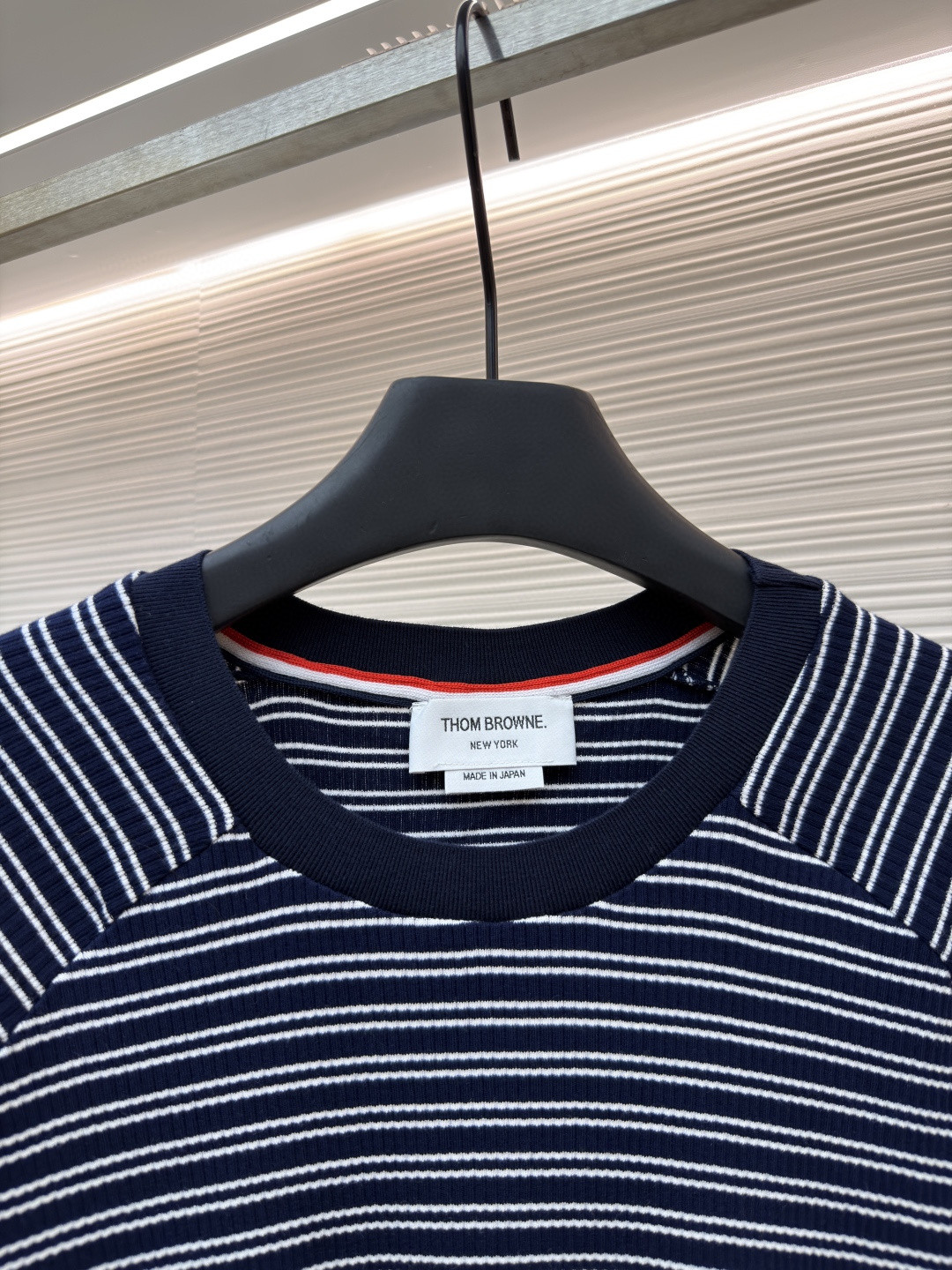 THOM BROWNE 线条条纹圆领短袖 T恤 藏蓝色 灰色 A5