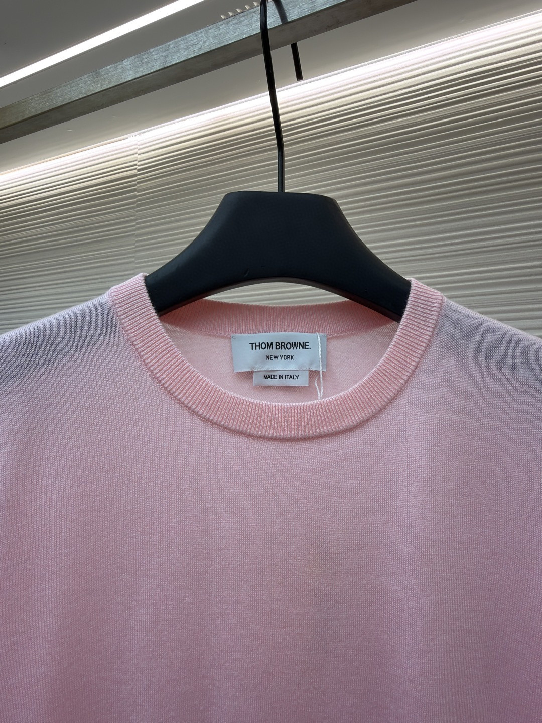 THOM BROWNE 经典针织圆领短袖 T恤 女款 黑色 深灰色 白色 粉色 蓝色 浅灰色 棕色 藏蓝色 A5