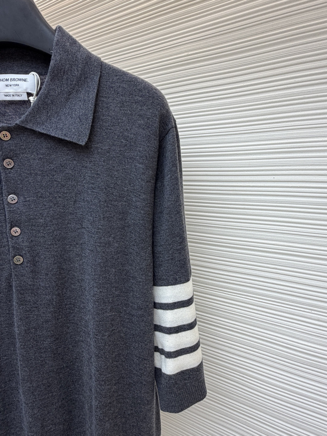 THOM BROWNE 羊毛针织七分袖Polo衫 短袖 女款 藏蓝色 杏色 灰色 B0 FKP053A-Y1014-415