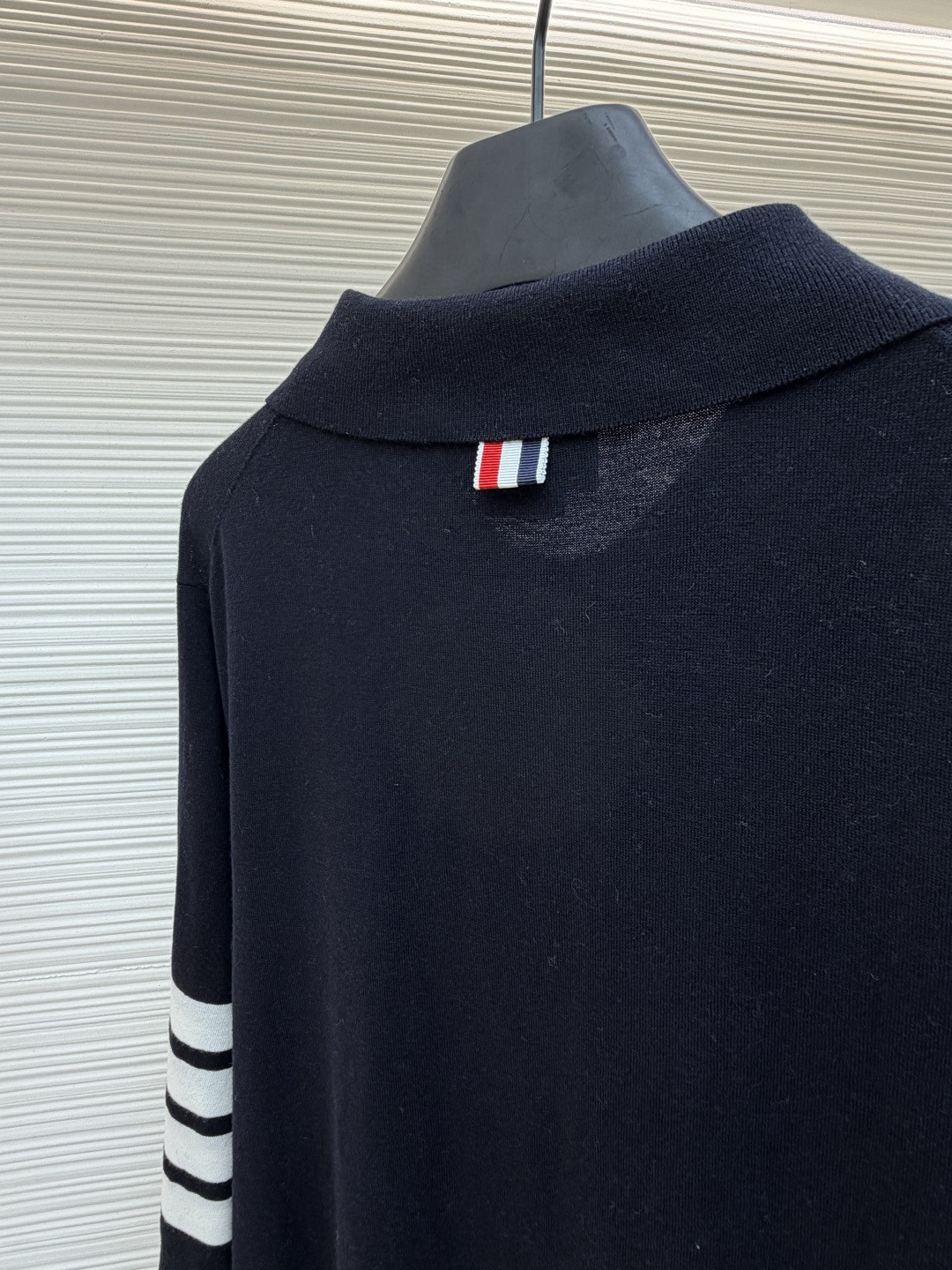 THOM BROWNE 羊毛针织七分袖Polo衫 短袖 女款 藏蓝色 杏色 灰色 B0 FKP053A-Y1014-415