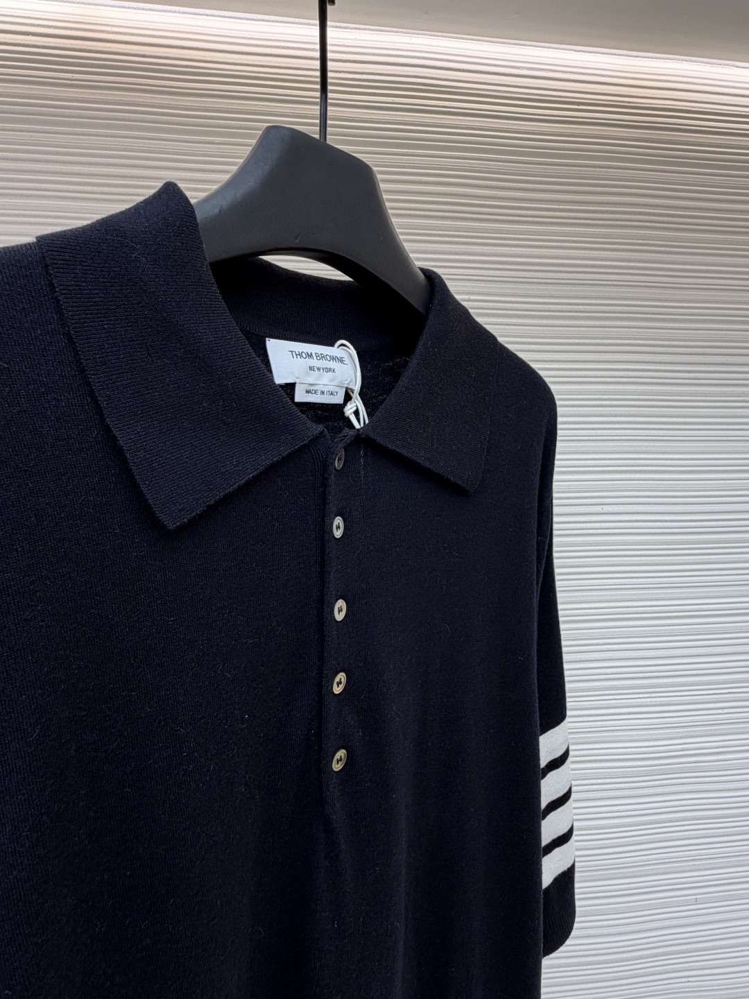 THOM BROWNE 羊毛针织七分袖Polo衫 短袖 女款 藏蓝色 杏色 灰色 B0 FKP053A-Y1014-415