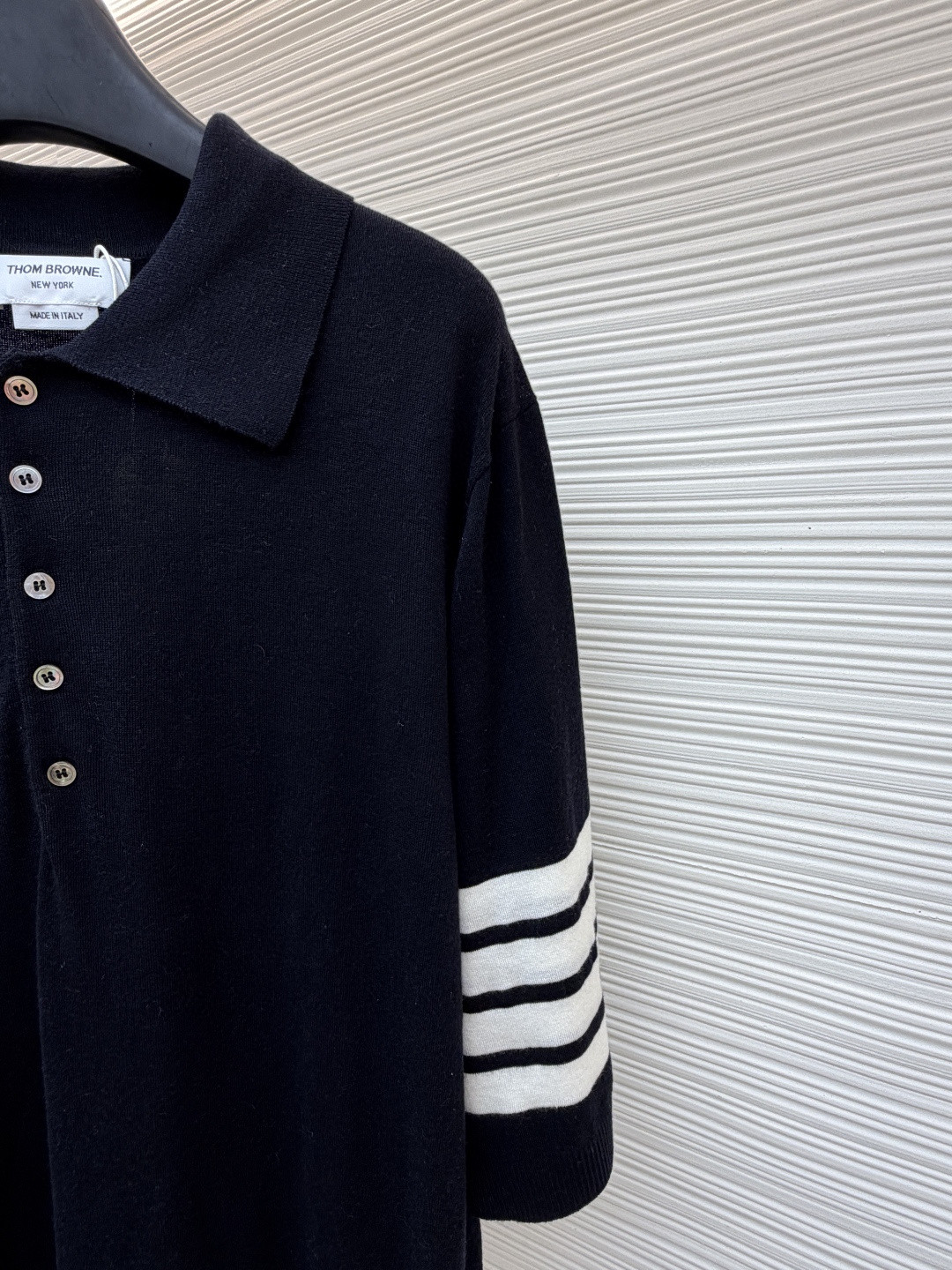 THOM BROWNE 羊毛针织七分袖Polo衫 短袖 女款 藏蓝色 杏色 灰色 B0 FKP053A-Y1014-415