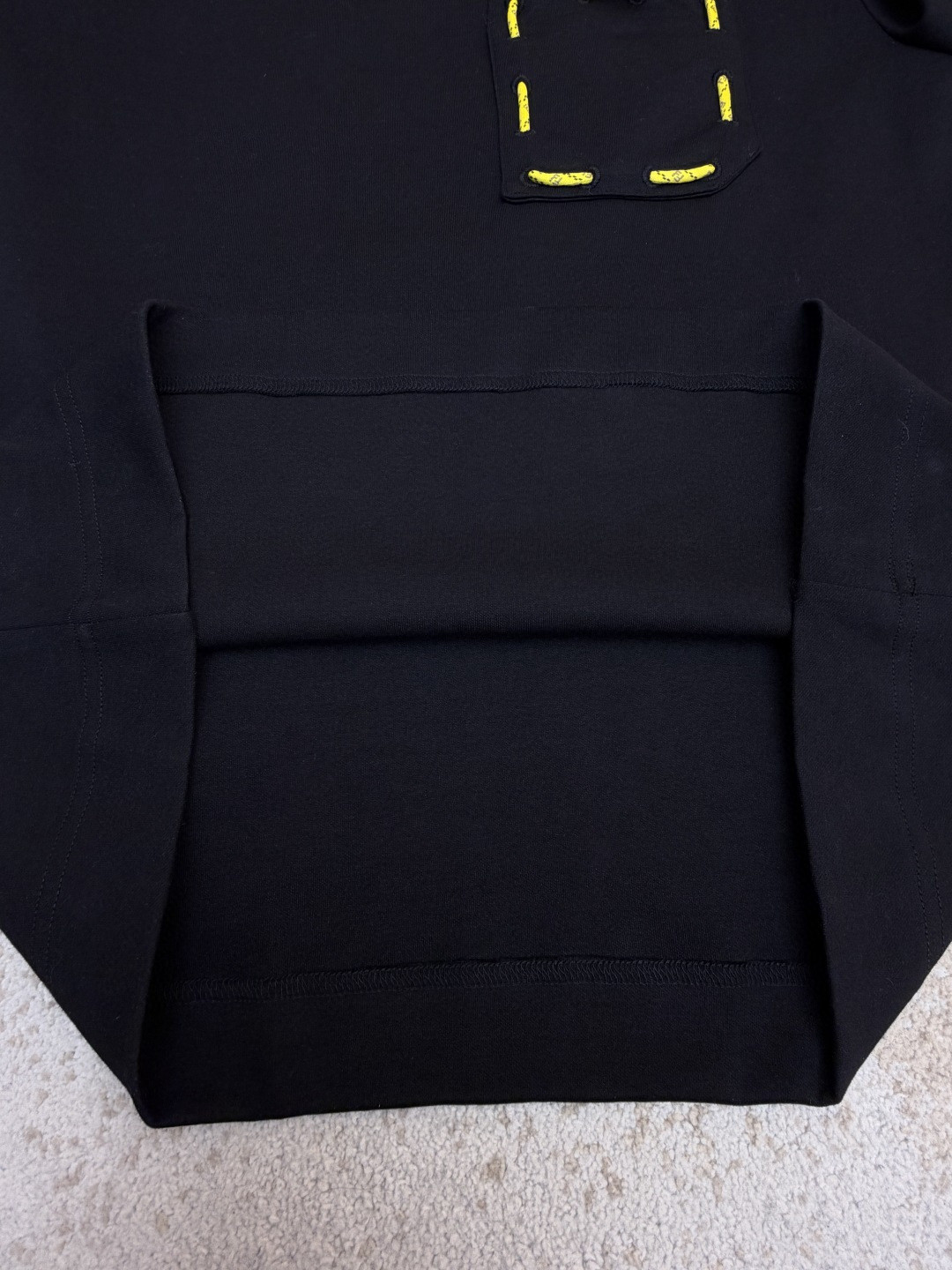 FENDI 芬迪 缎带口袋圆领短袖 T恤 夏款 白色 黑色 A0 FY0936AYXYF0QA0