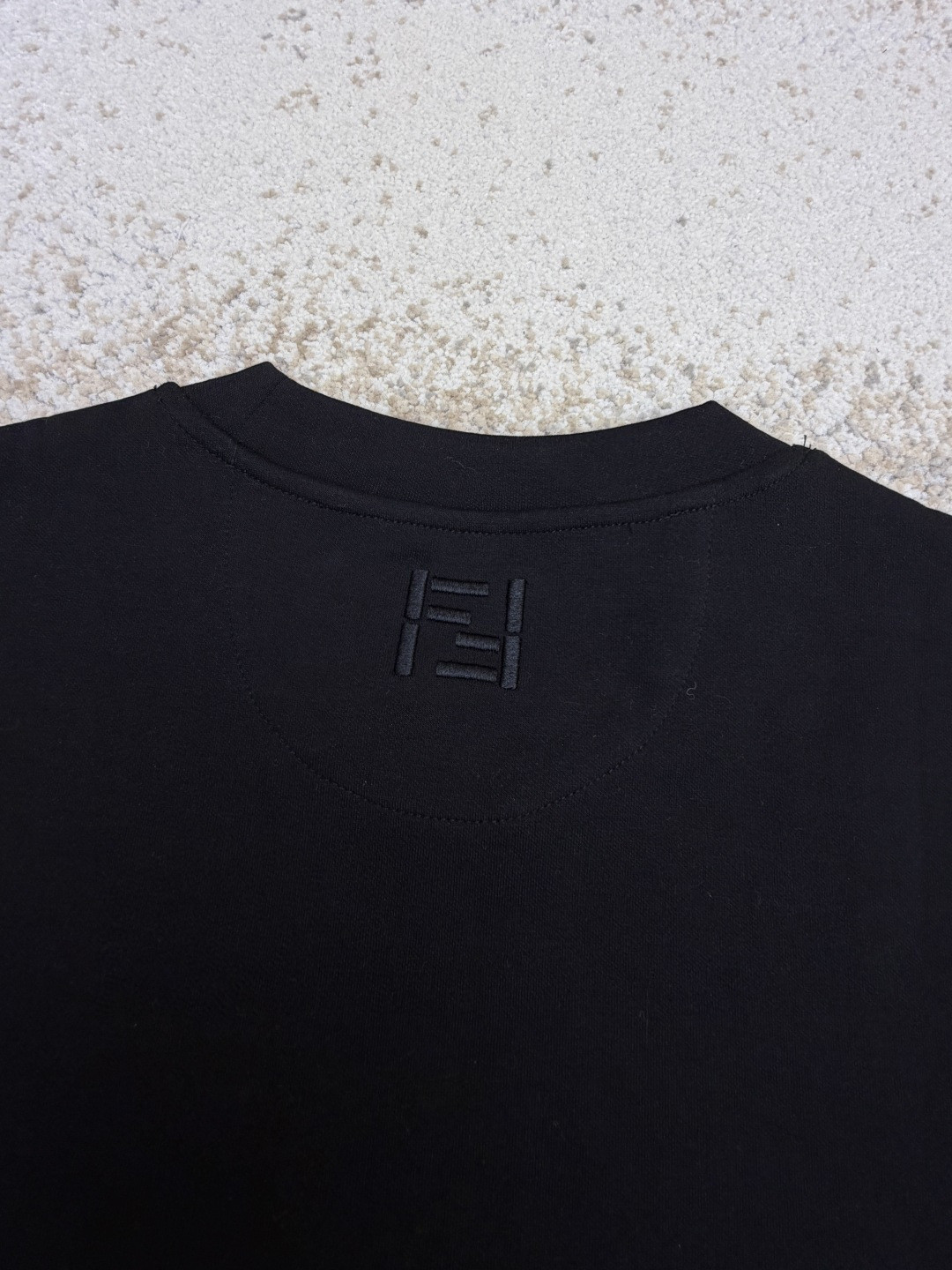 FENDI 芬迪 缎带口袋圆领短袖 T恤 夏款 白色 黑色 A0 FY0936AYXYF0QA0