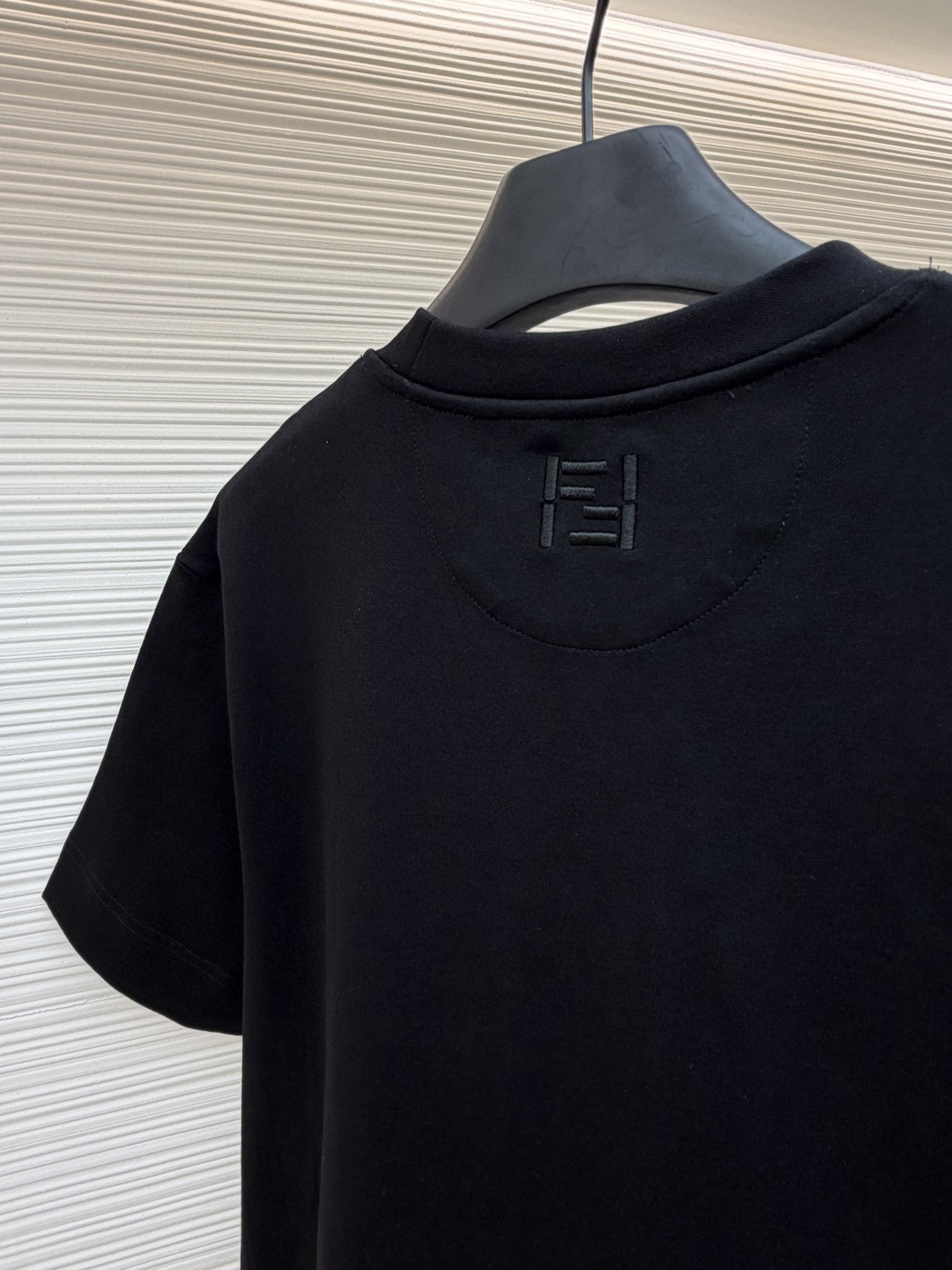 FENDI 芬迪 缎带口袋圆领短袖 T恤 夏款 白色 黑色 A0 FY0936AYXYF0QA0