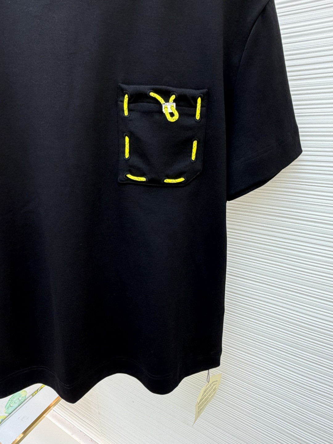 FENDI 芬迪 缎带口袋圆领短袖 T恤 夏款 白色 黑色 A0 FY0936AYXYF0QA0