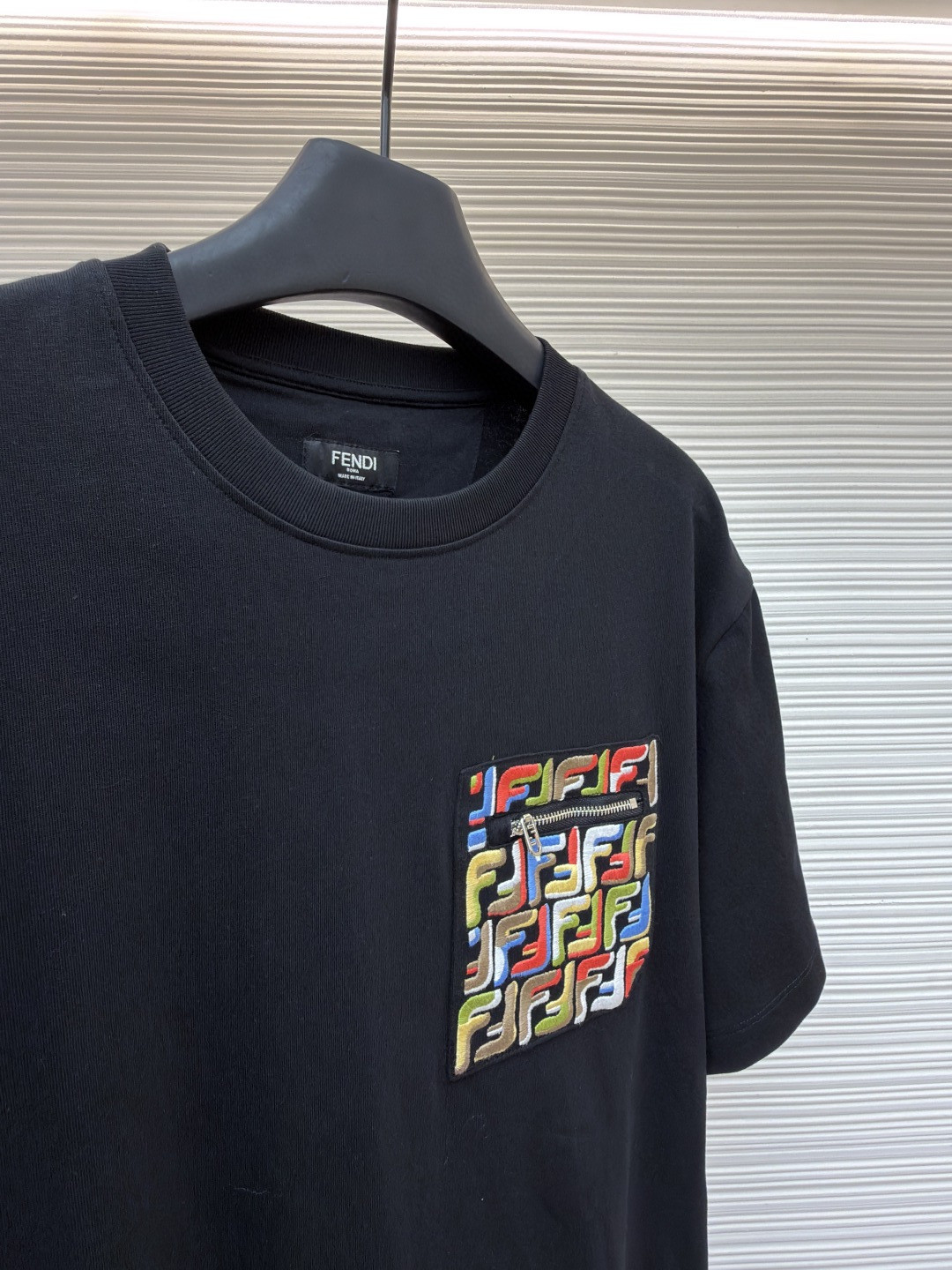 FENDI 芬迪 彩F拉链口袋圆领T恤 短袖 套头 夏季 黑色 A0 FY1257AU1WF0QA1