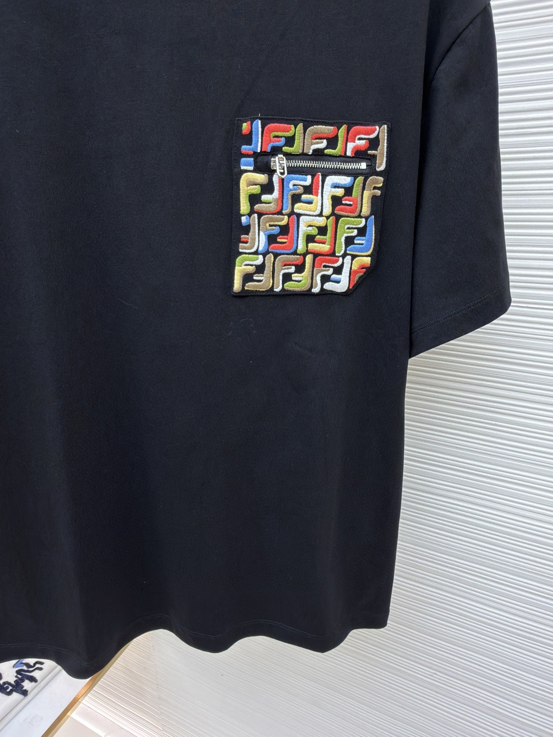 FENDI 芬迪 彩F拉链口袋圆领T恤 短袖 套头 夏季 黑色 A0 FY1257AU1WF0QA1