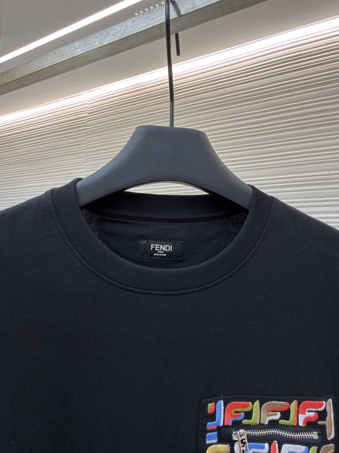 FENDI 芬迪 彩F拉链口袋圆领T恤 短袖 套头 夏季 黑色 A0 FY1257AU1WF0QA1