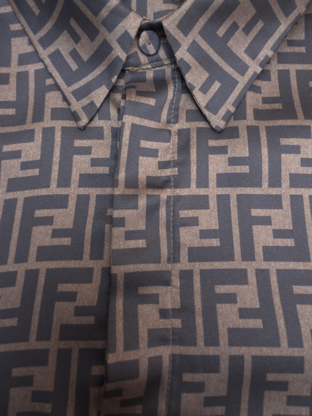 FENDI 芬迪 满印FF衬衫 外套 长袖 黑色 棕色 B0