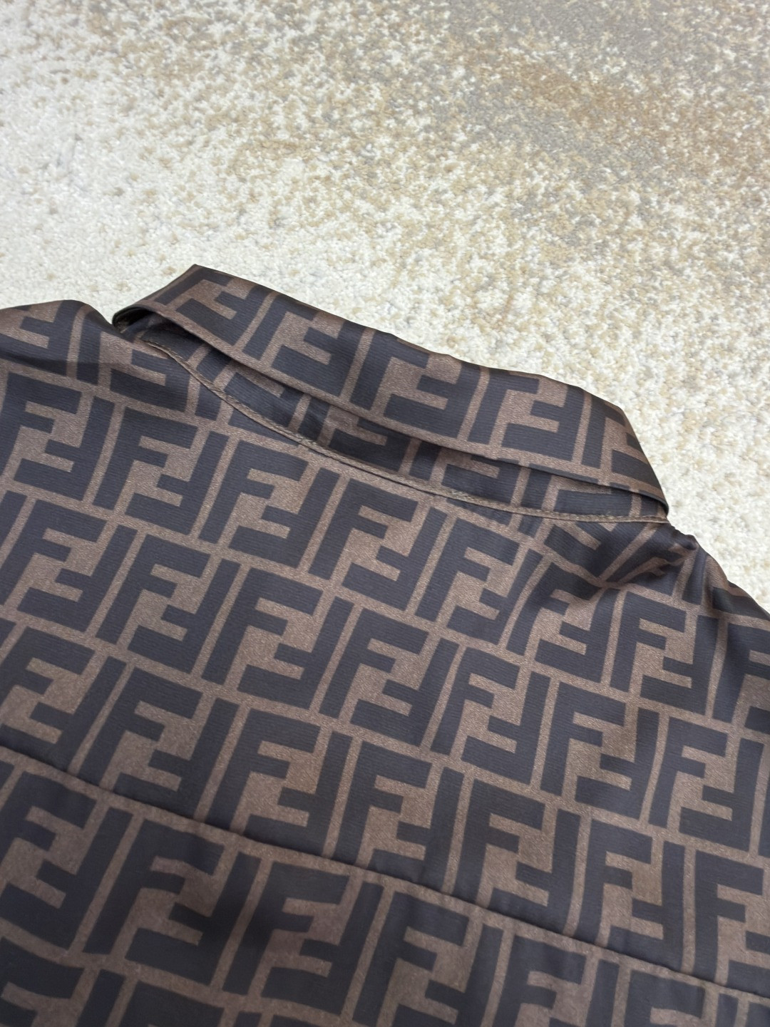 FENDI 芬迪 满印FF衬衫 外套 长袖 黑色 棕色 B0