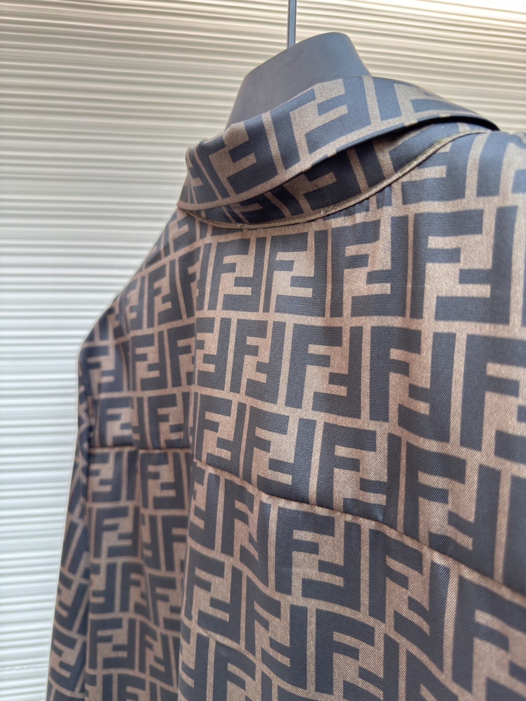 FENDI 芬迪 满印FF衬衫 外套 长袖 黑色 棕色 B0