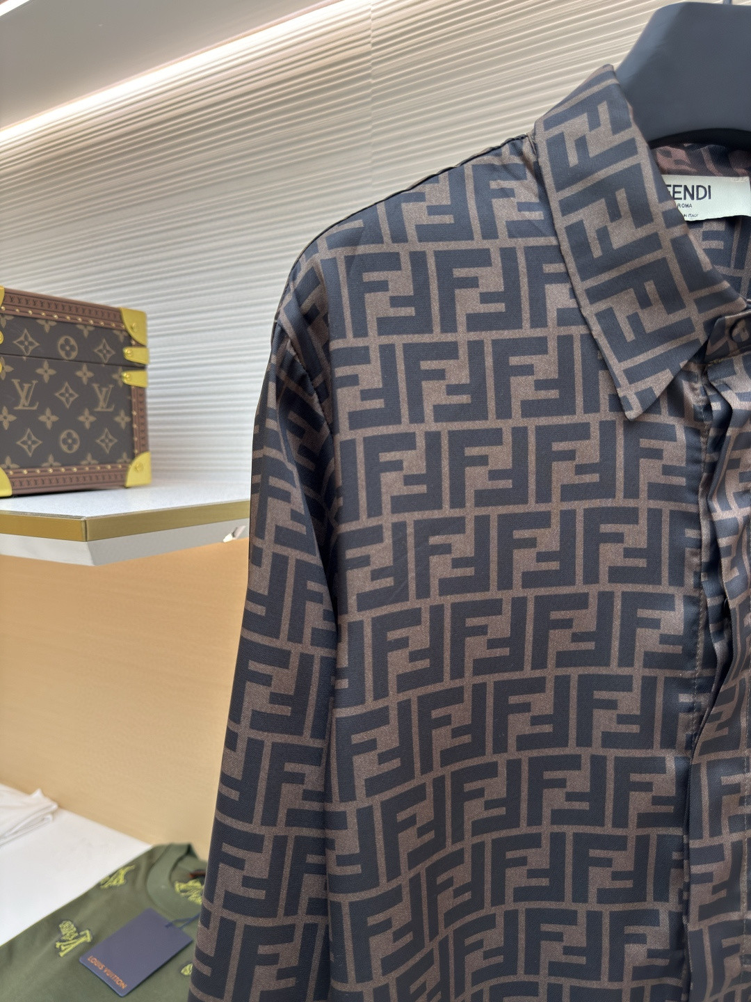 FENDI 芬迪 满印FF衬衫 外套 长袖 黑色 棕色 B0